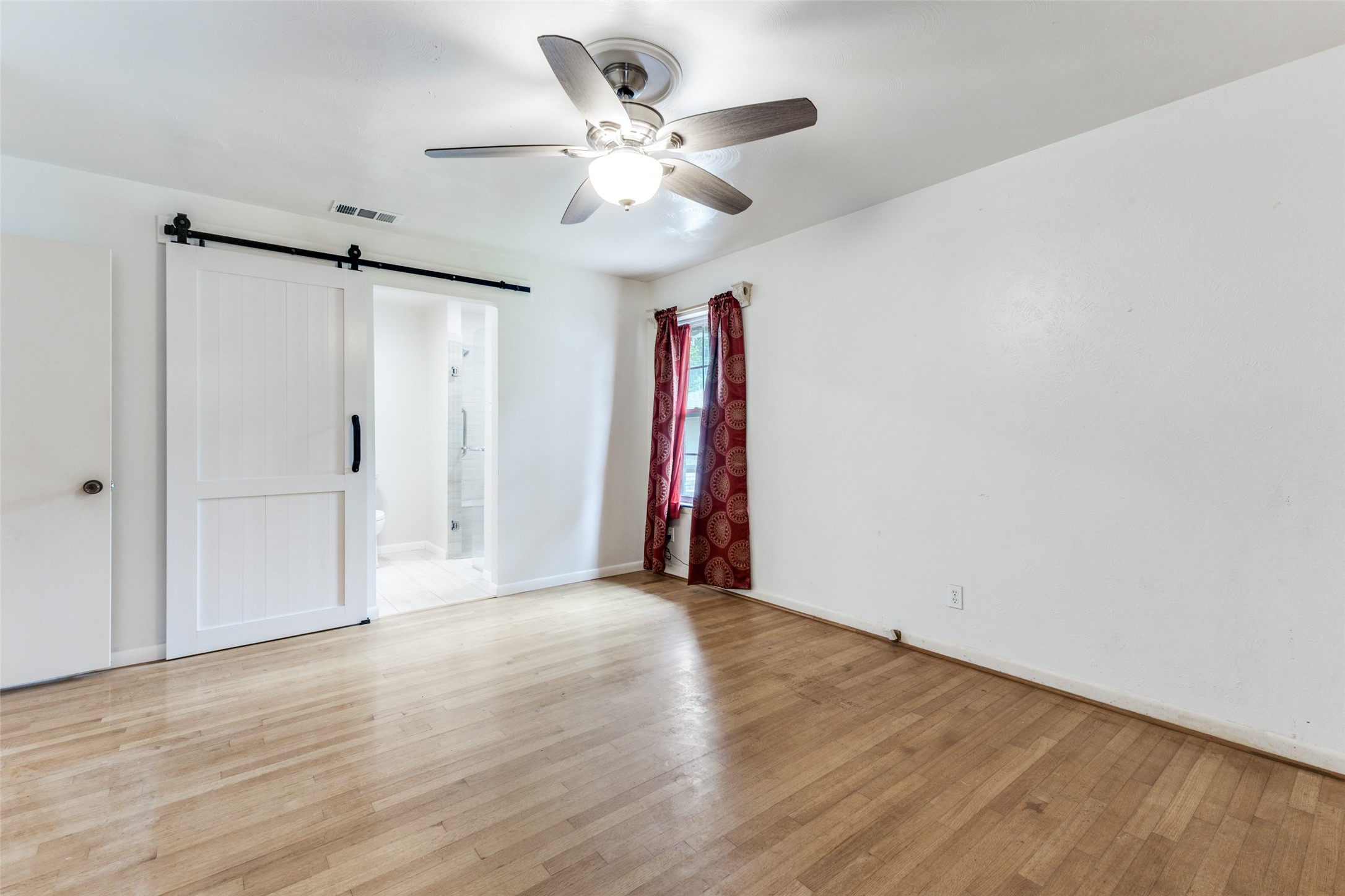9210 Larchwood Drive Dallas TX 75238