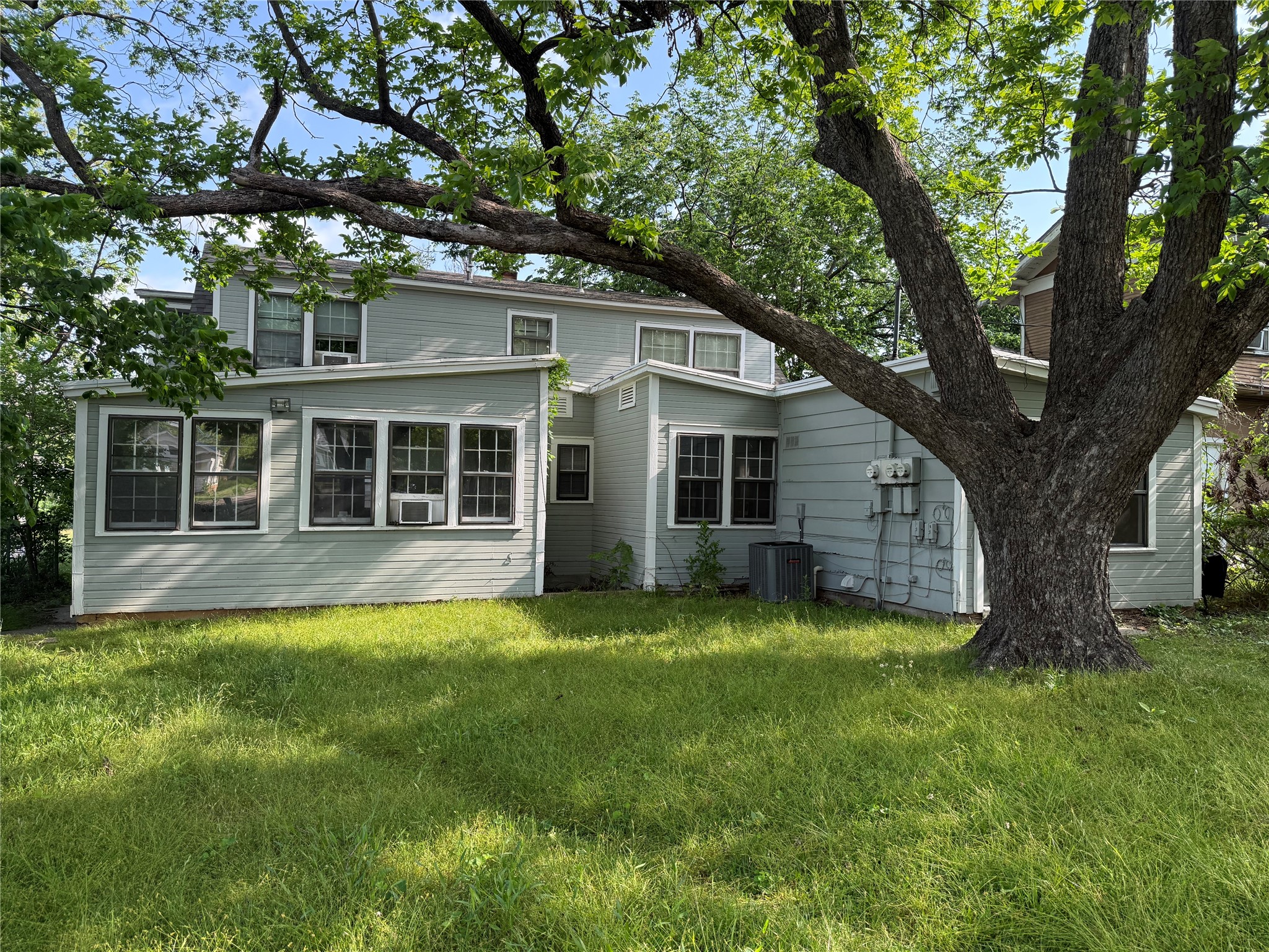 224 W Hull Street Denison TX 75020