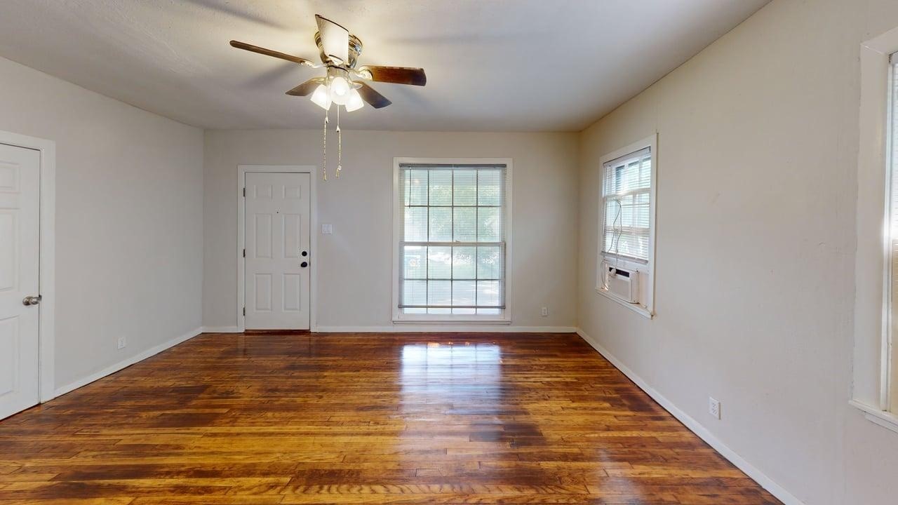 224 W Hull Street Denison TX 75020