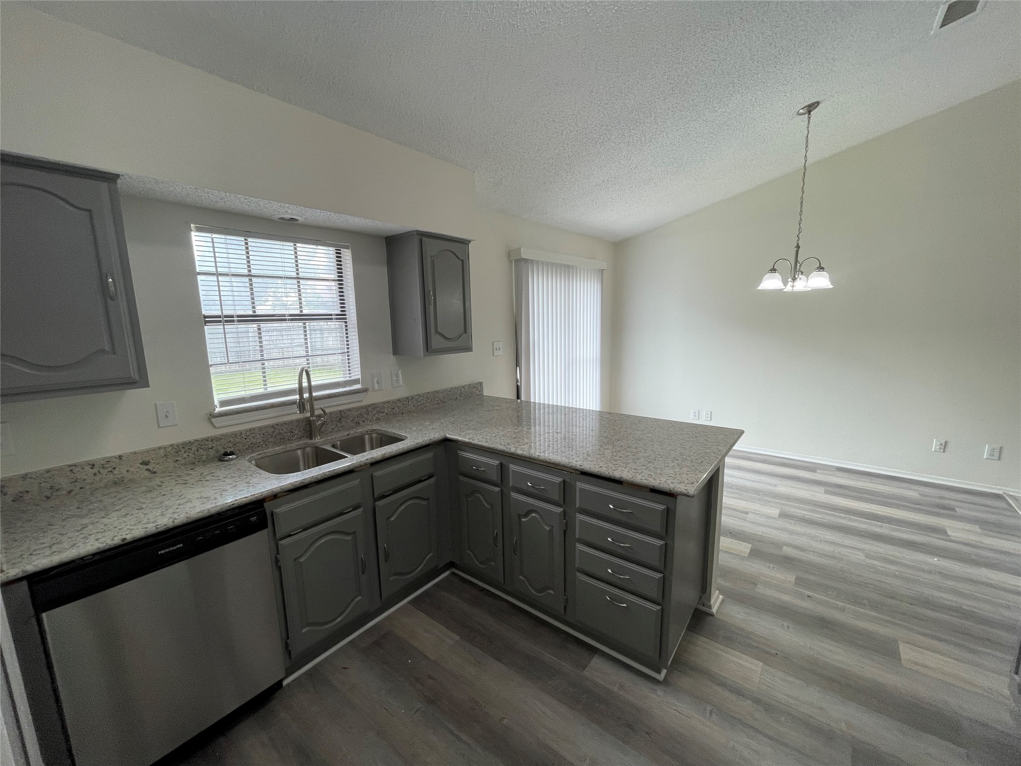 9415 Rutherglen Drive Dallas TX 75227