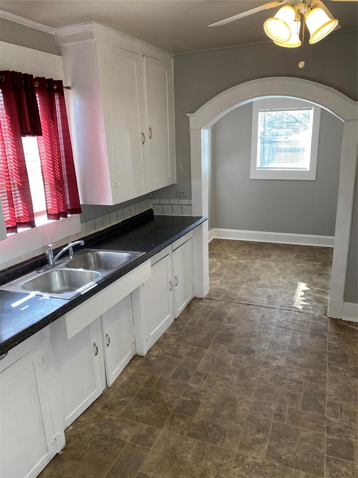 1613 Park Street Commerce TX 75428
