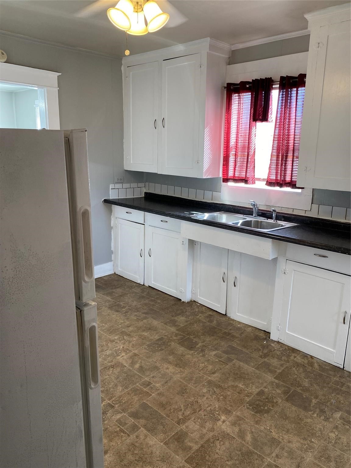 1613 Park Street Commerce TX 75428