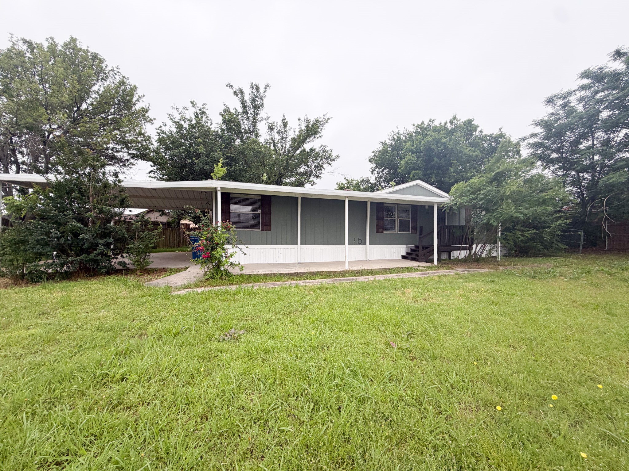 402 E College Avenue Alvarado TX 76009
