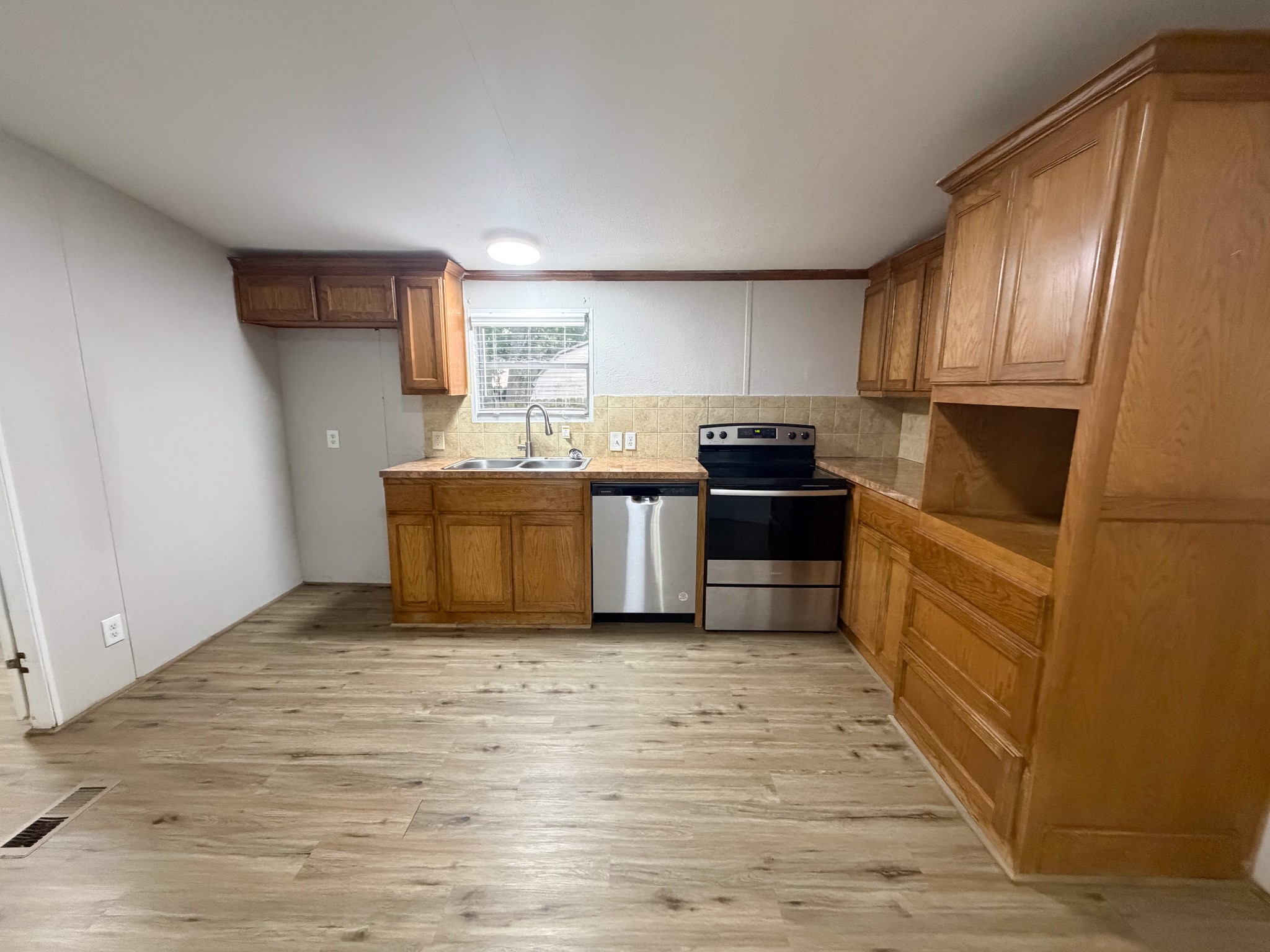 402 E College Avenue Alvarado TX 76009