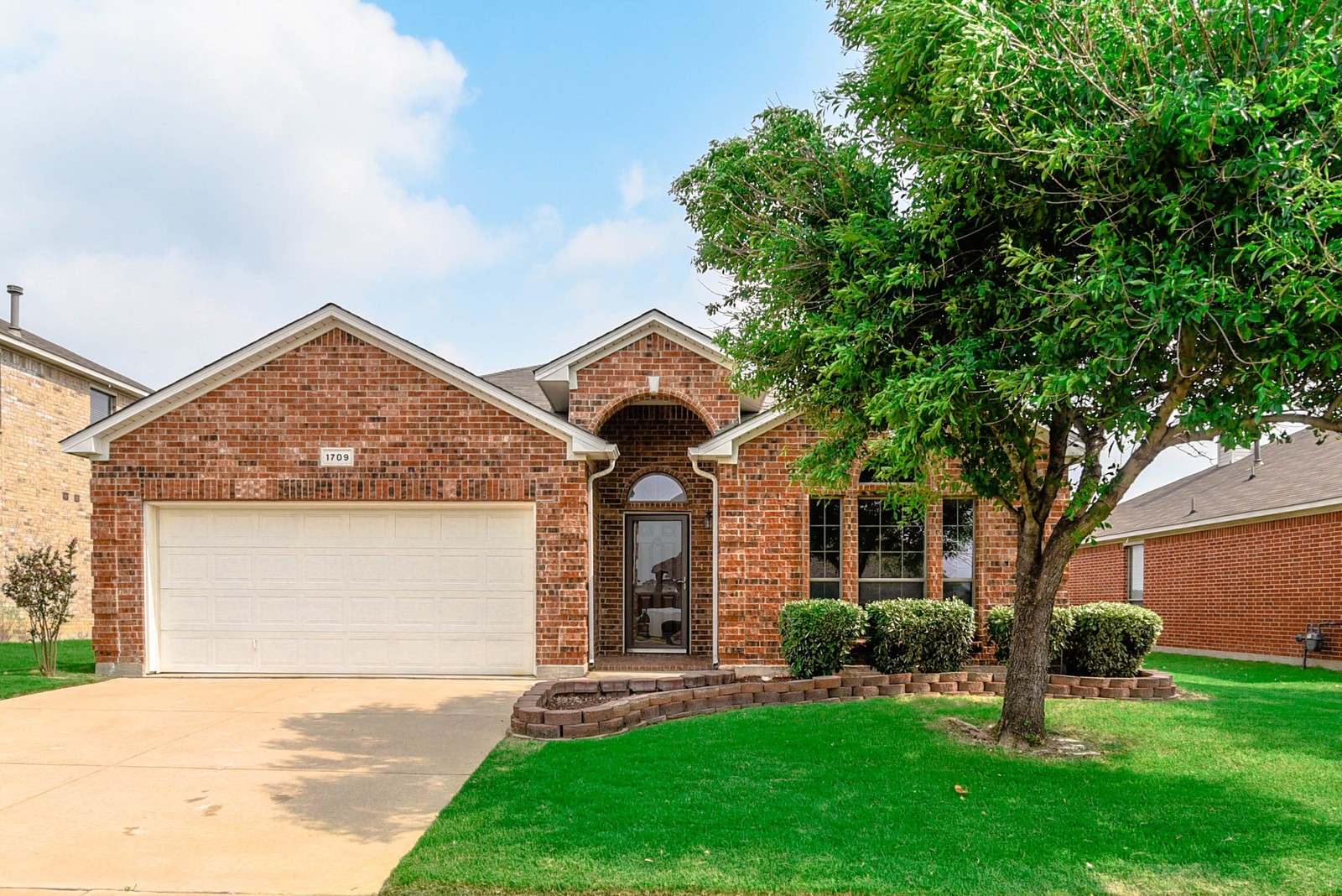 1709 Wild Deer Way Arlington TX 76002