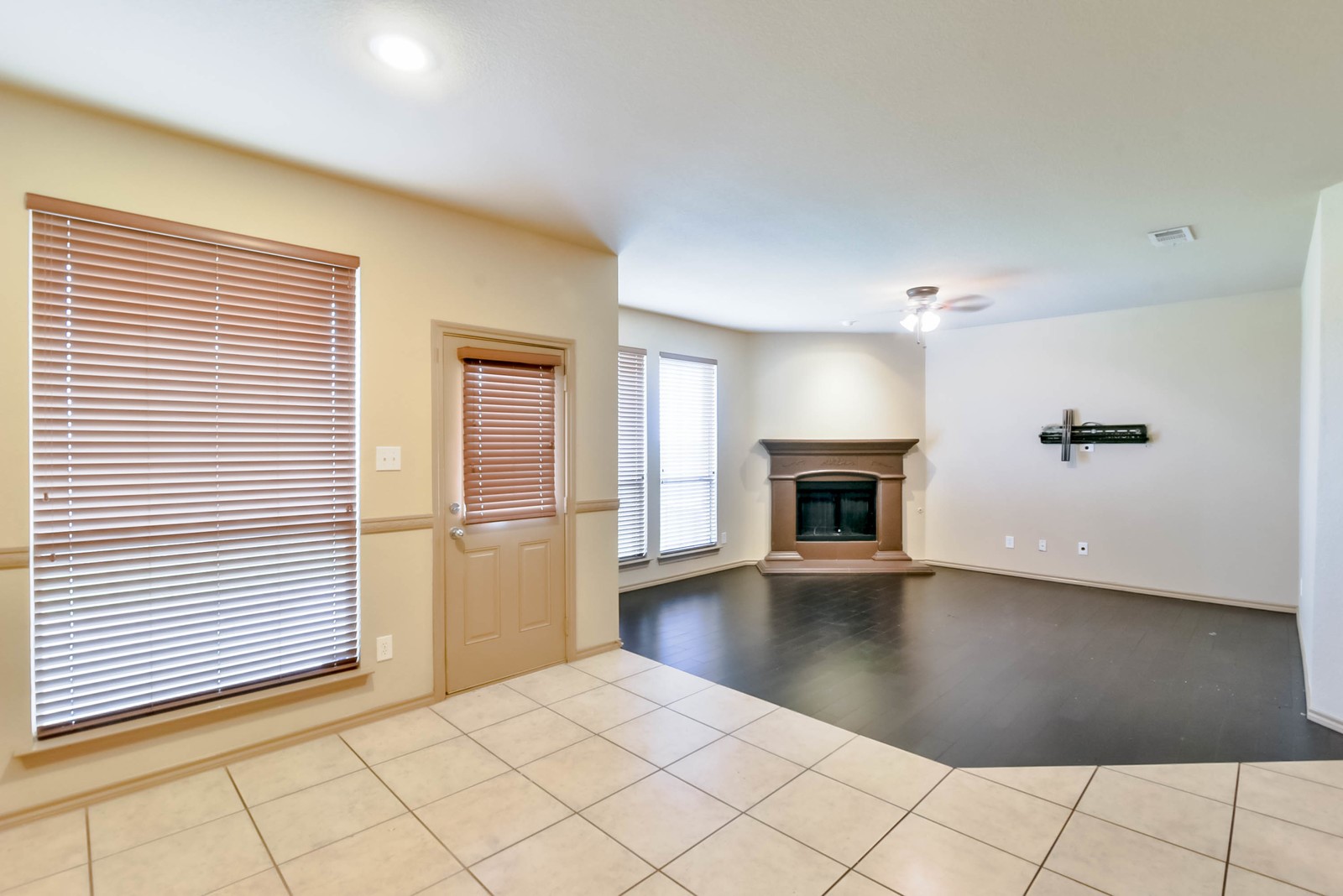 1709 Wild Deer Way Arlington TX 76002