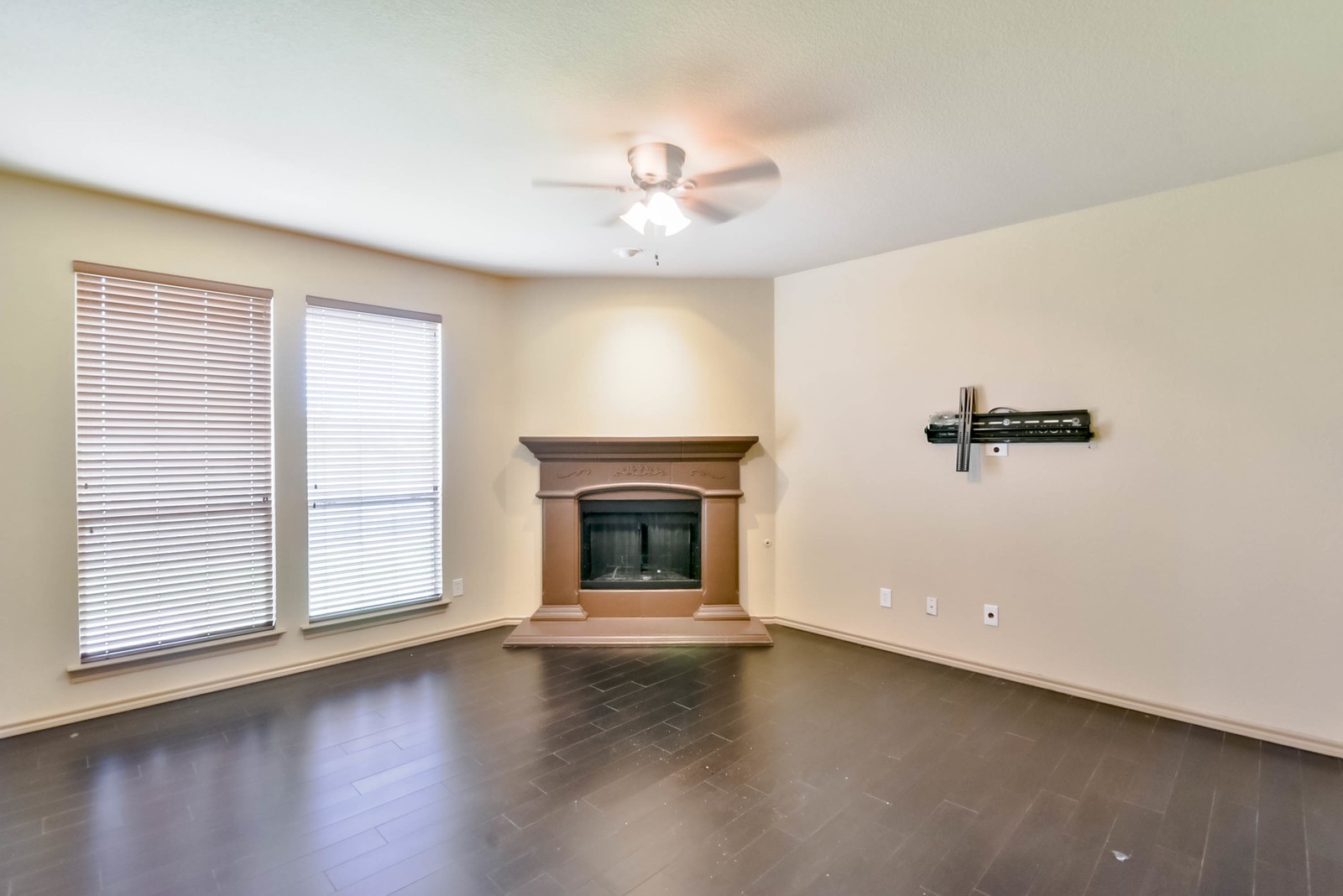1709 Wild Deer Way Arlington TX 76002