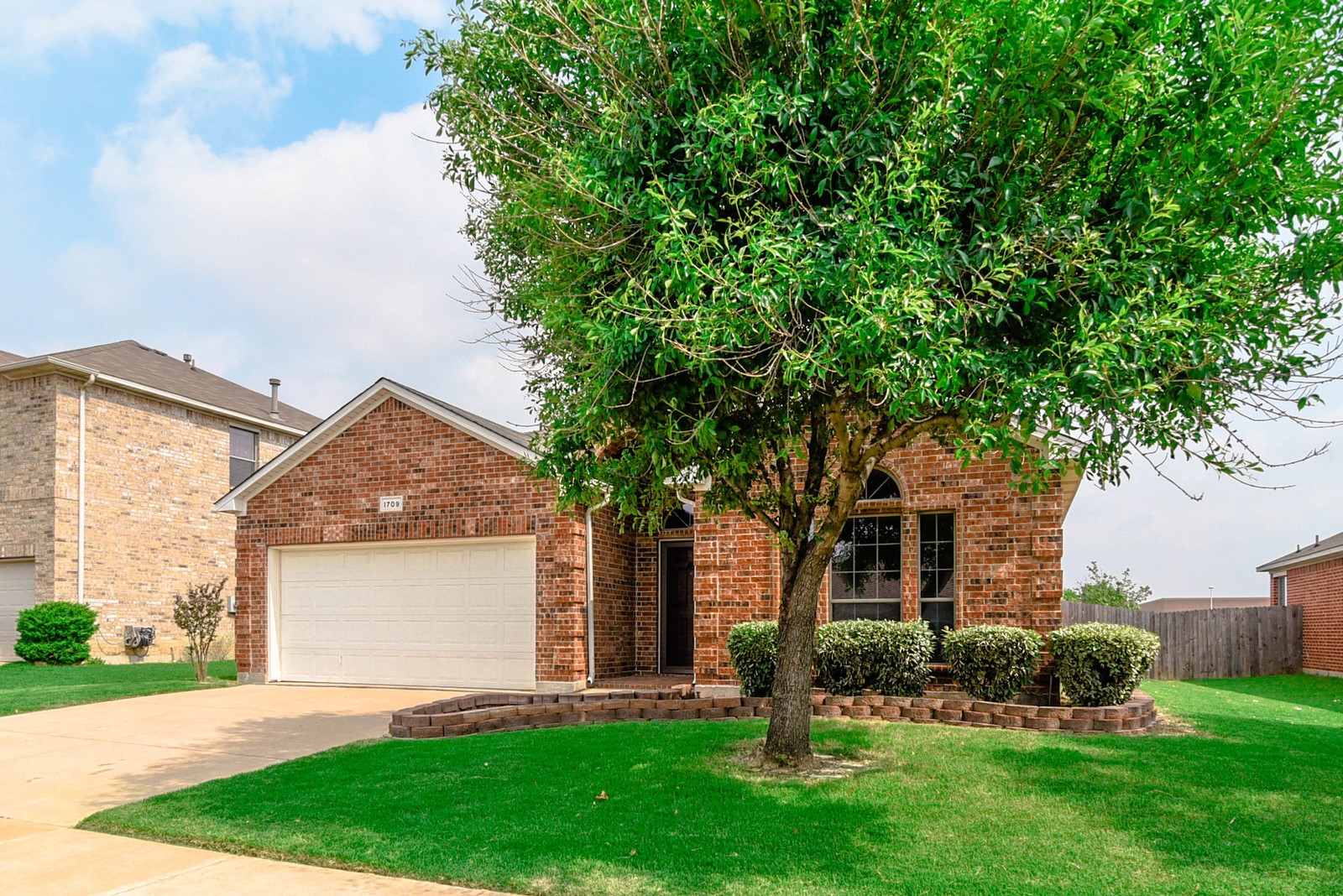 1709 Wild Deer Way Arlington TX 76002