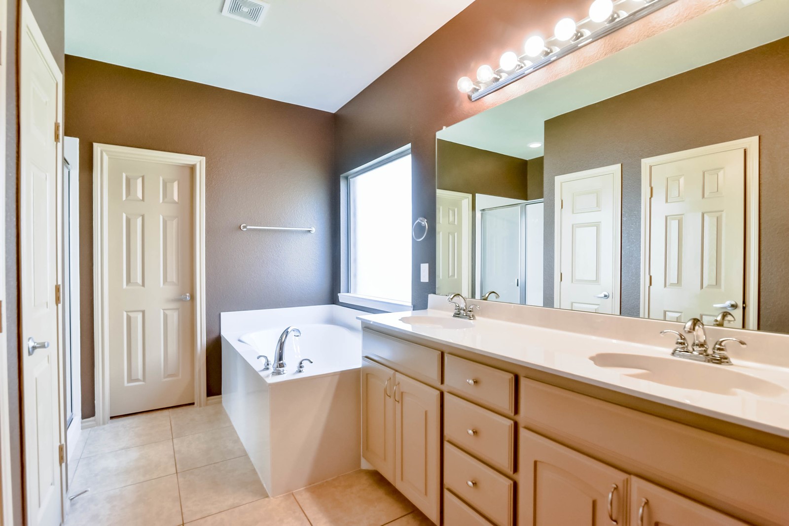 1709 Wild Deer Way Arlington TX 76002