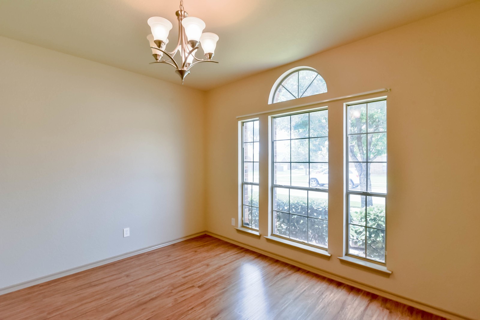 1709 Wild Deer Way Arlington TX 76002