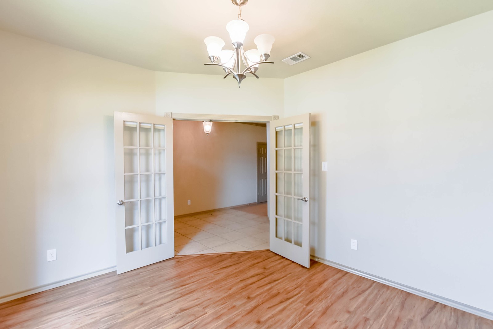 1709 Wild Deer Way Arlington TX 76002