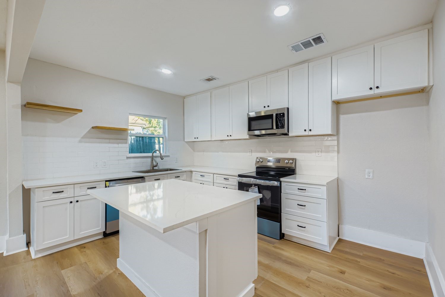 603 W Pembroke Avenue Dallas TX 75208