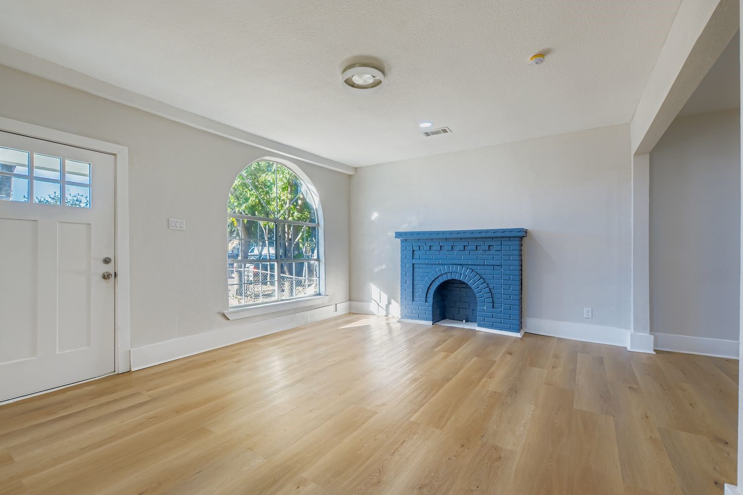603 W Pembroke Avenue Dallas TX 75208
