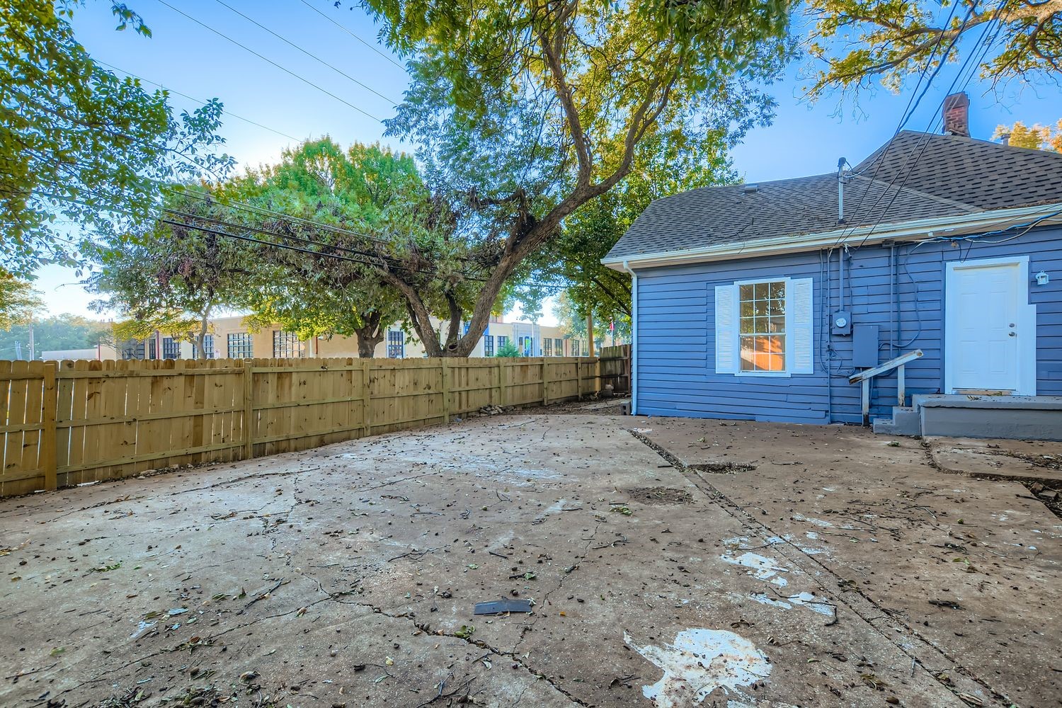 603 W Pembroke Avenue Dallas TX 75208