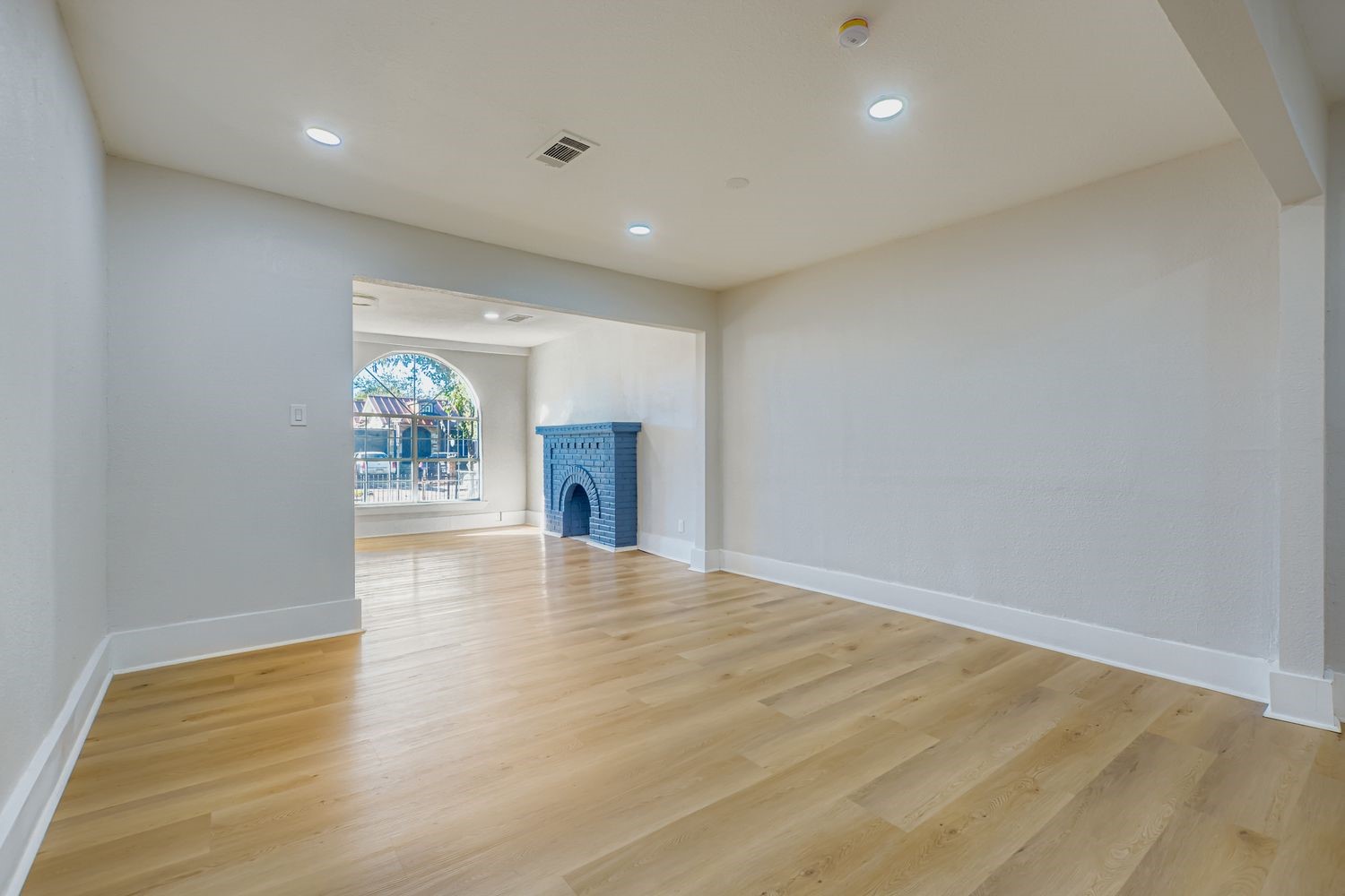 603 W Pembroke Avenue Dallas TX 75208