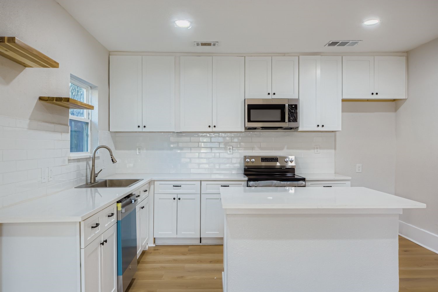 603 W Pembroke Avenue Dallas TX 75208