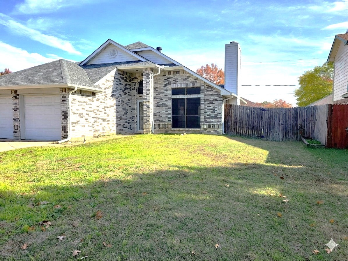 6301 Fairlane Drive Arlington TX 76001