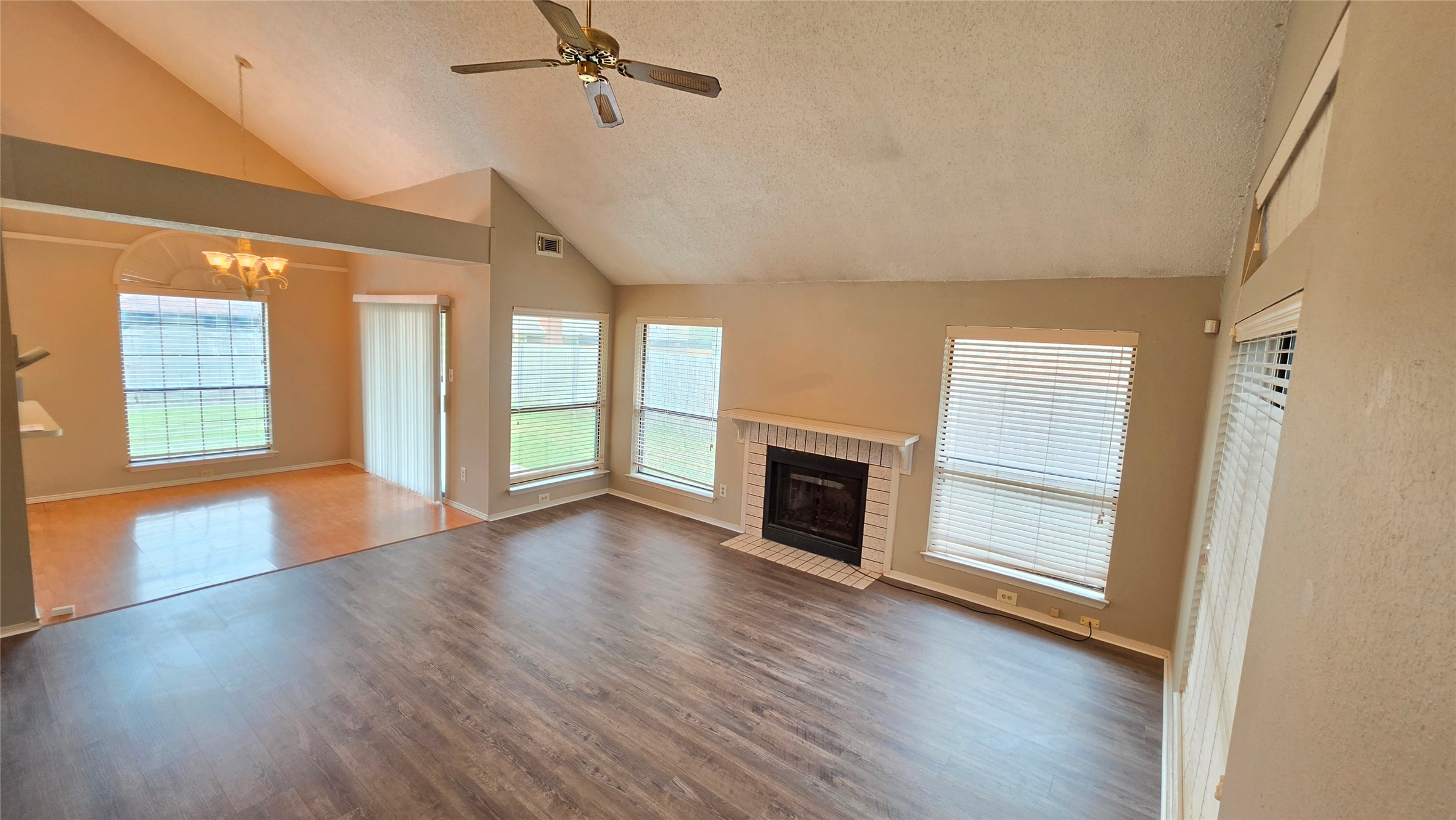6301 Fairlane Drive Arlington TX 76001
