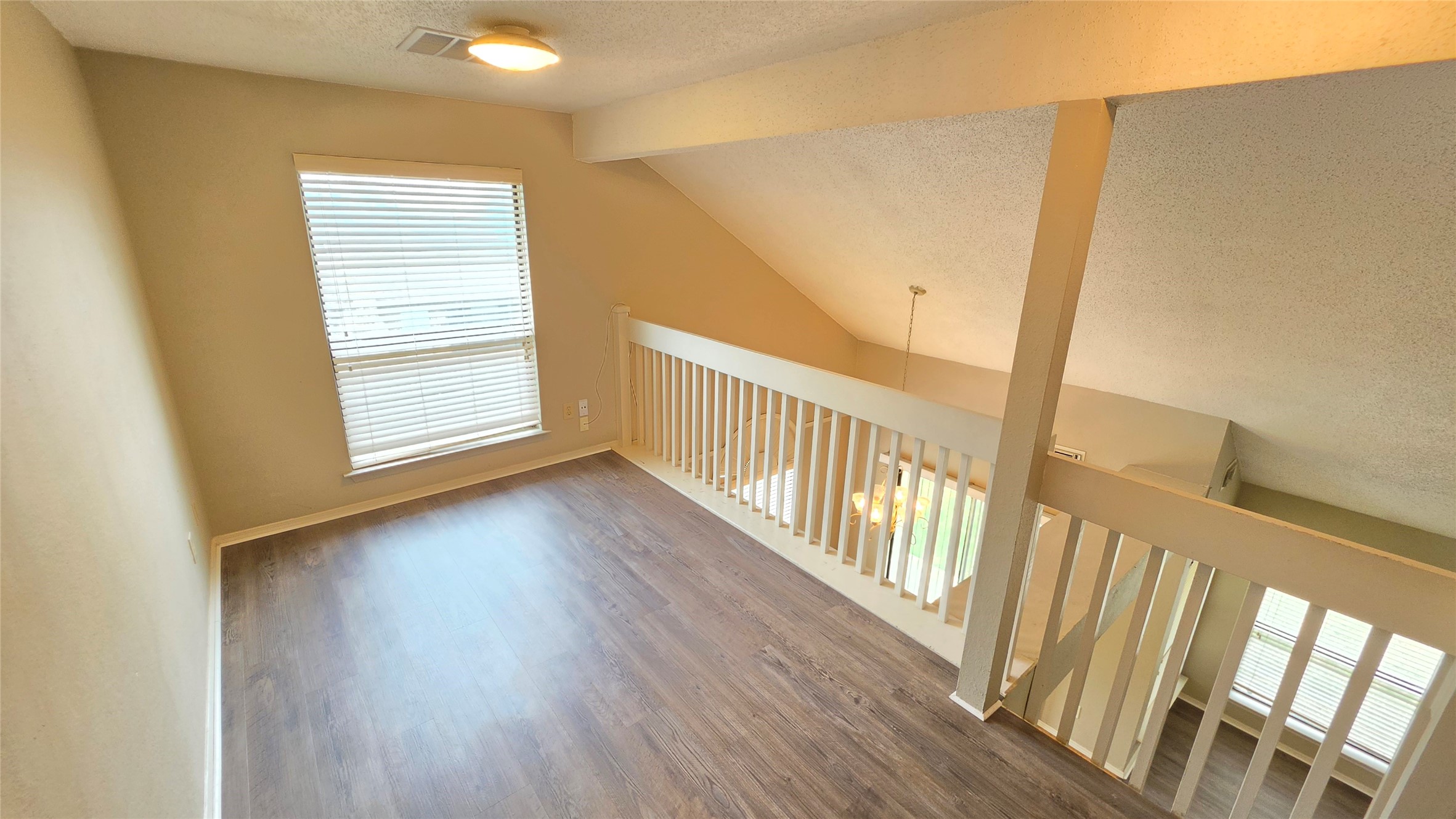 6301 Fairlane Drive Arlington TX 76001