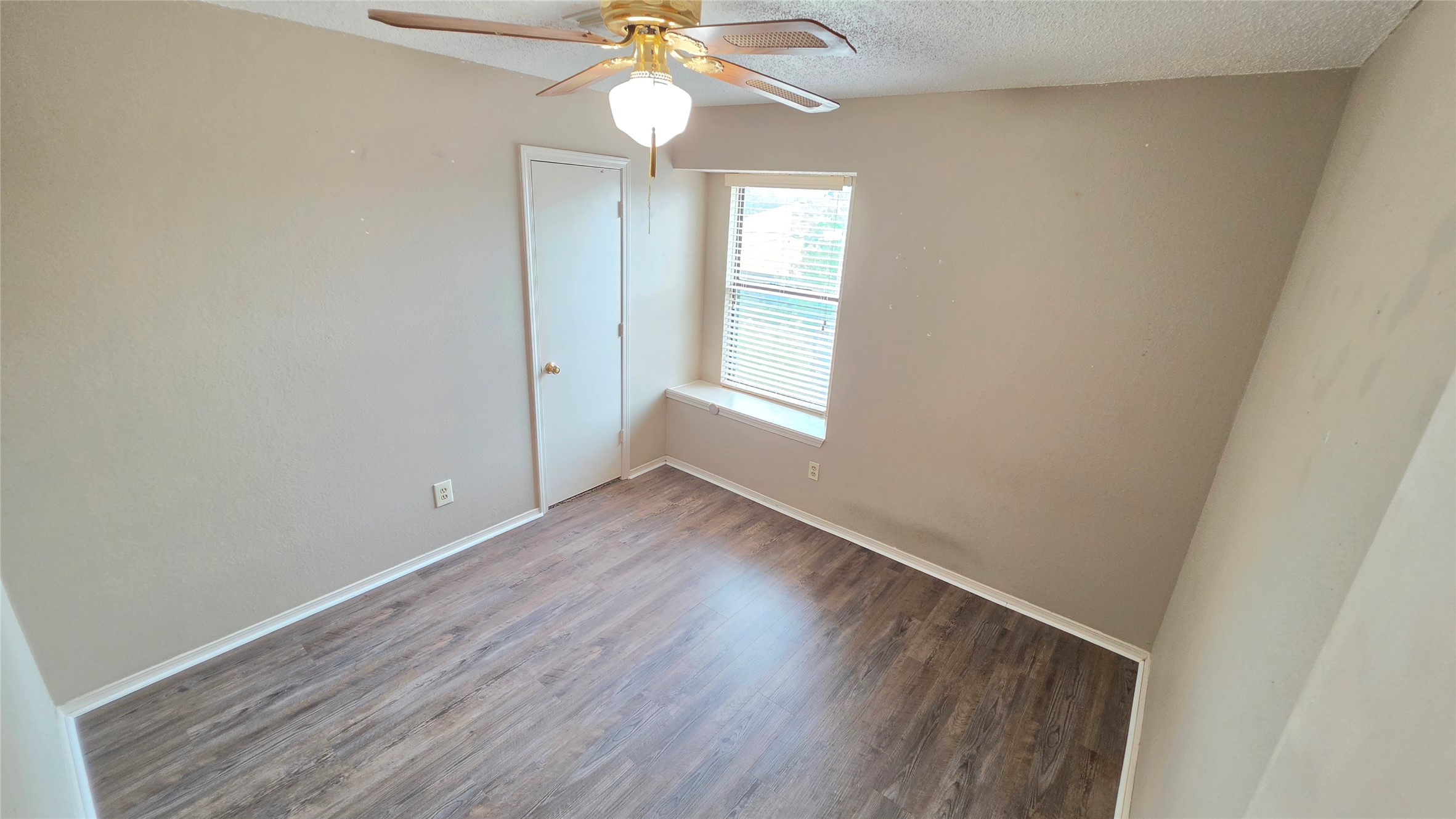6301 Fairlane Drive Arlington TX 76001