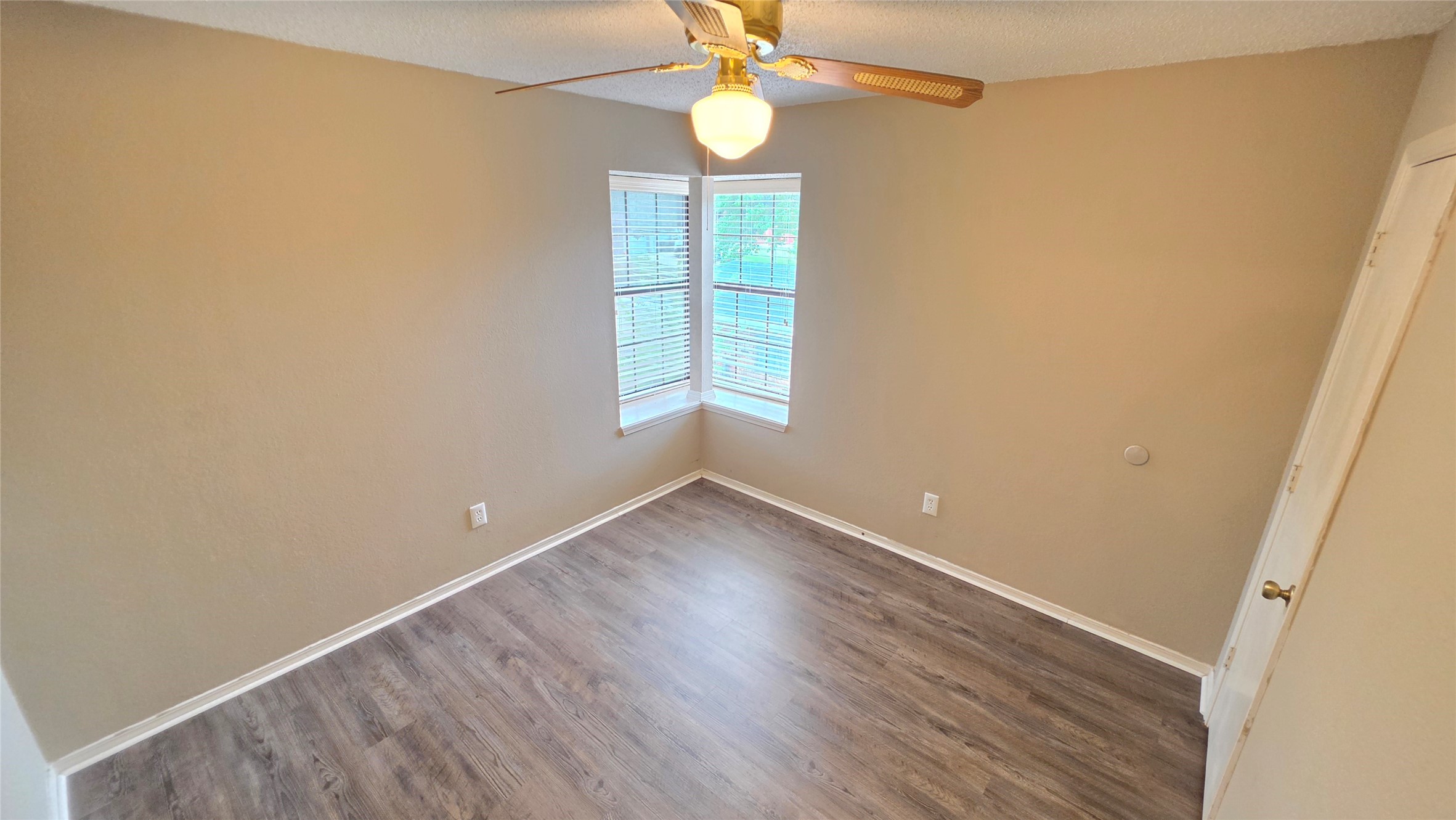 6301 Fairlane Drive Arlington TX 76001
