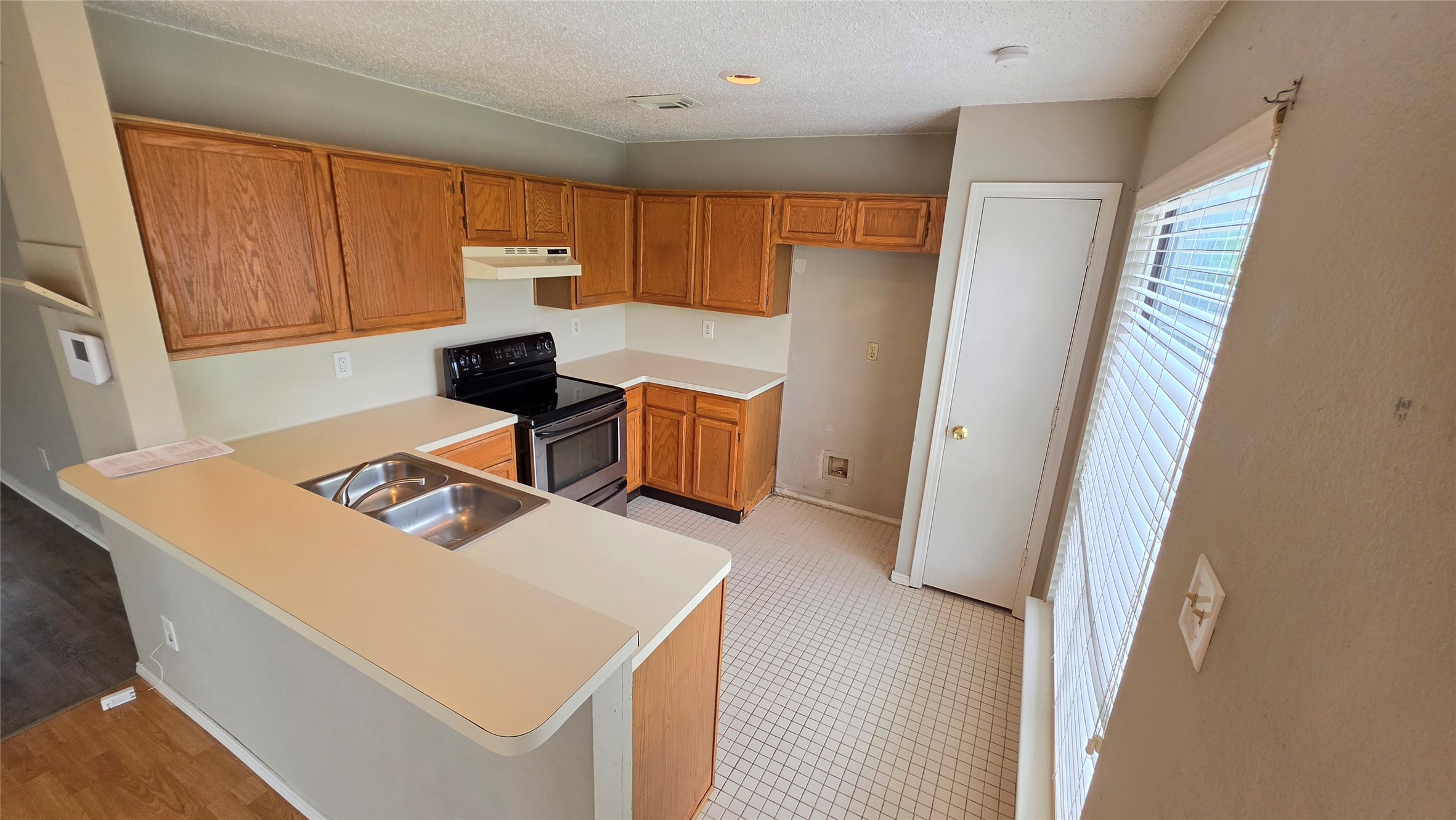 6301 Fairlane Drive Arlington TX 76001