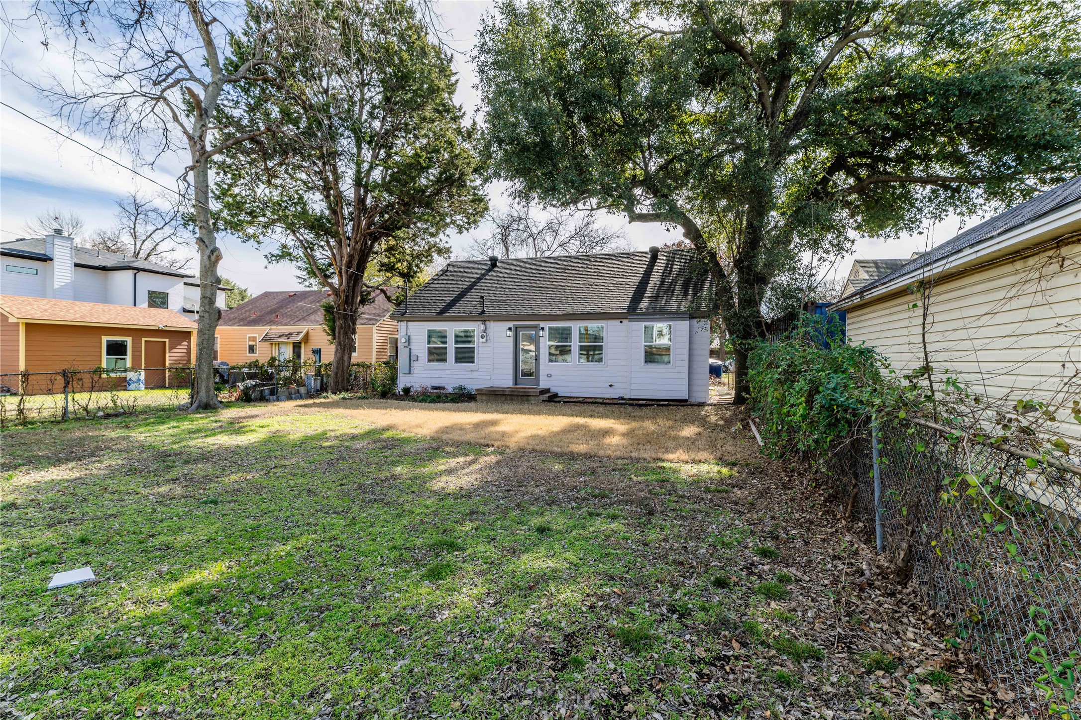 1415 Mountain Lake Road Dallas TX 75224