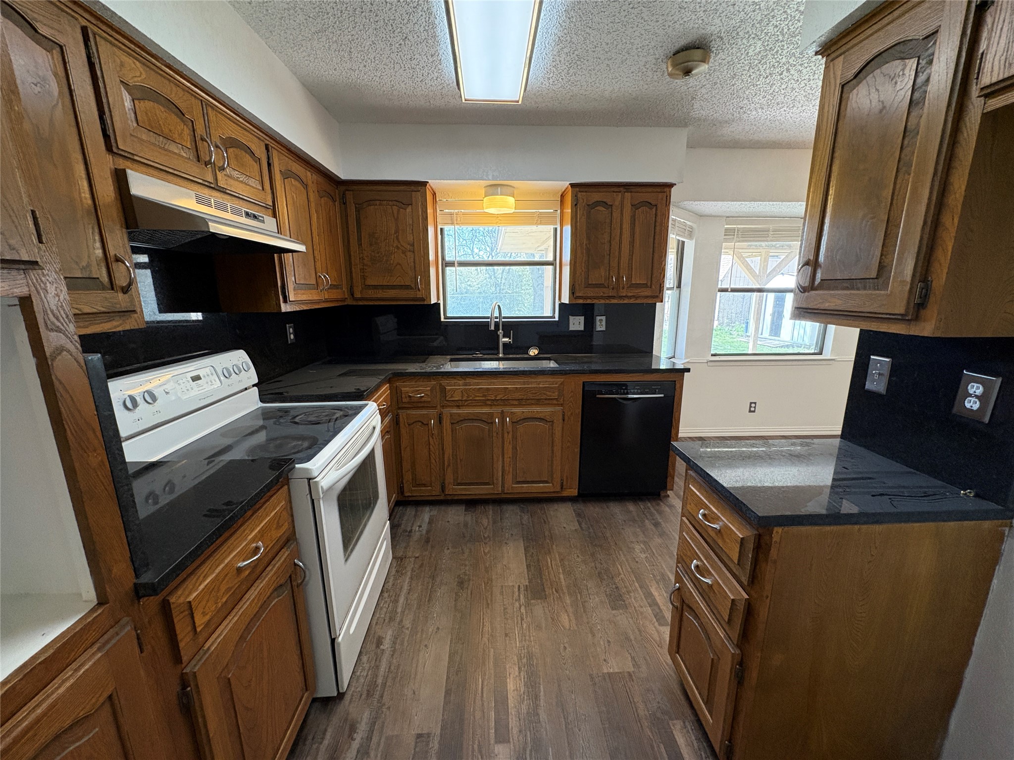 8111 Llano Avenue Benbrook TX 76116
