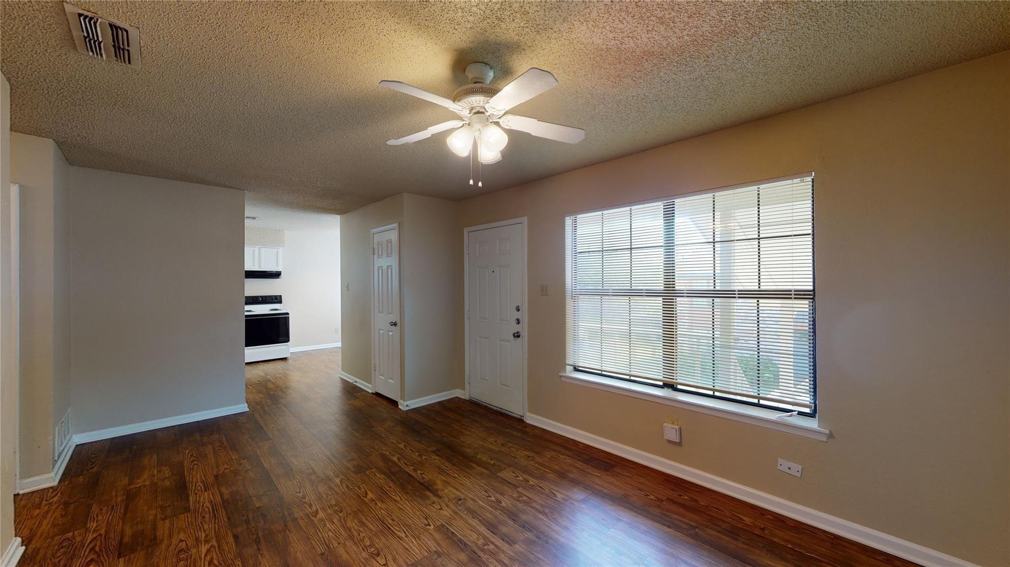 218 Renfro Street Grand Prairie TX 75051