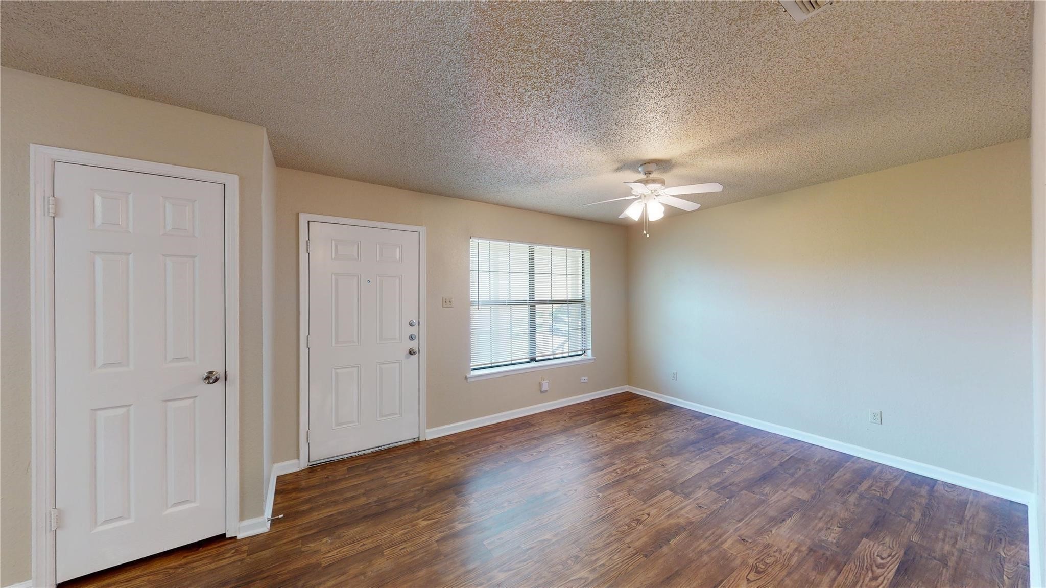 218 Renfro Street Grand Prairie TX 75051
