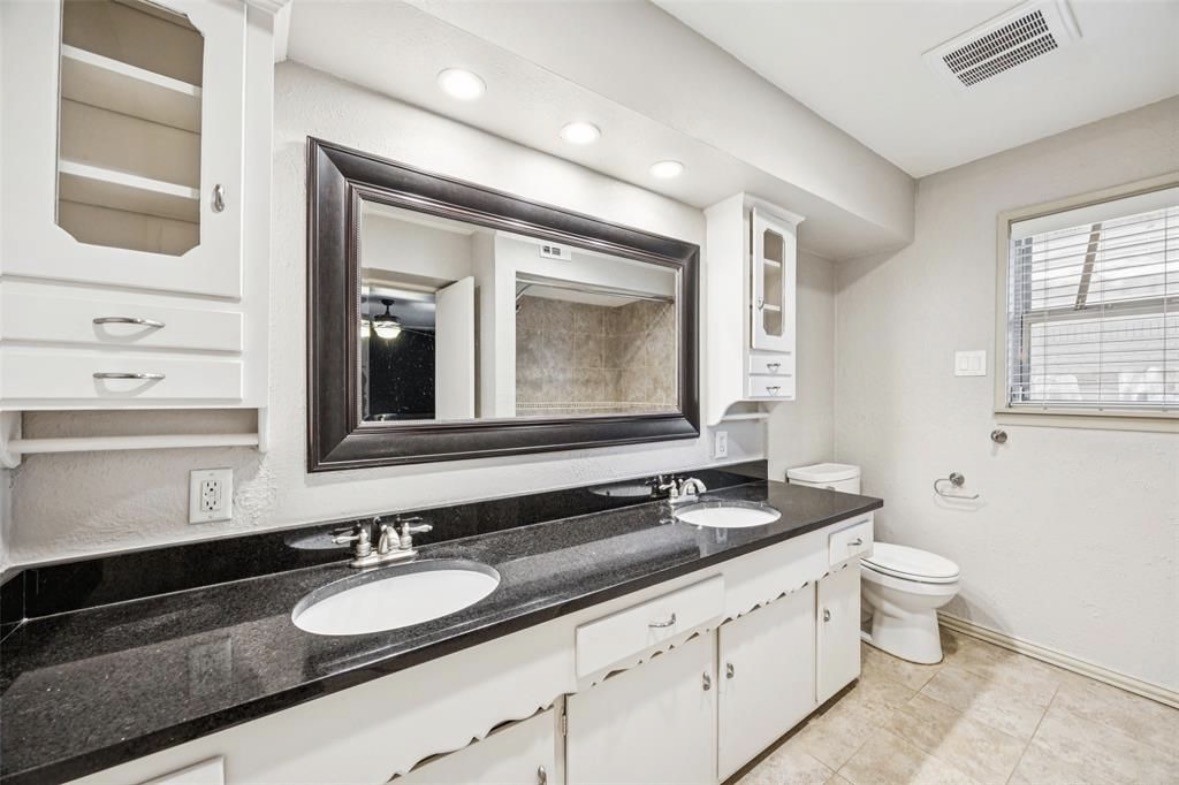 6820 E Mockingbird Lane Dallas TX 75214