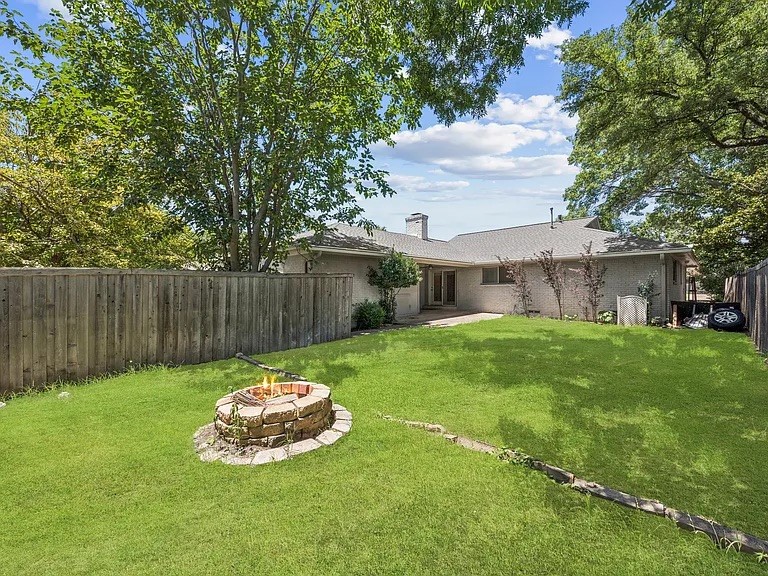 6820 E Mockingbird Lane Dallas TX 75214