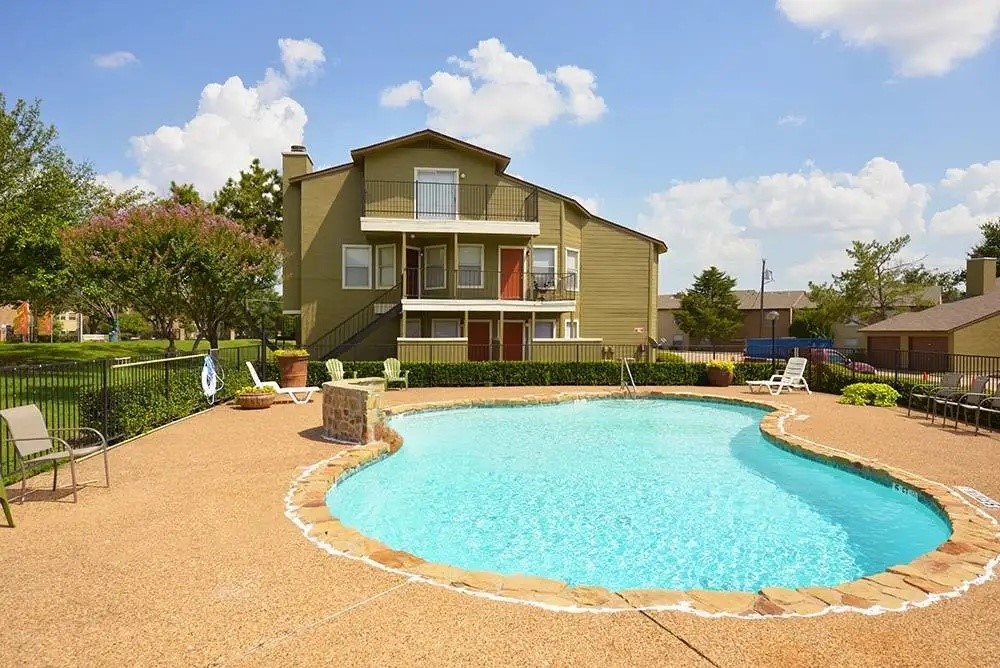 1001 Pecan Crossing Drive Desoto TX 75115