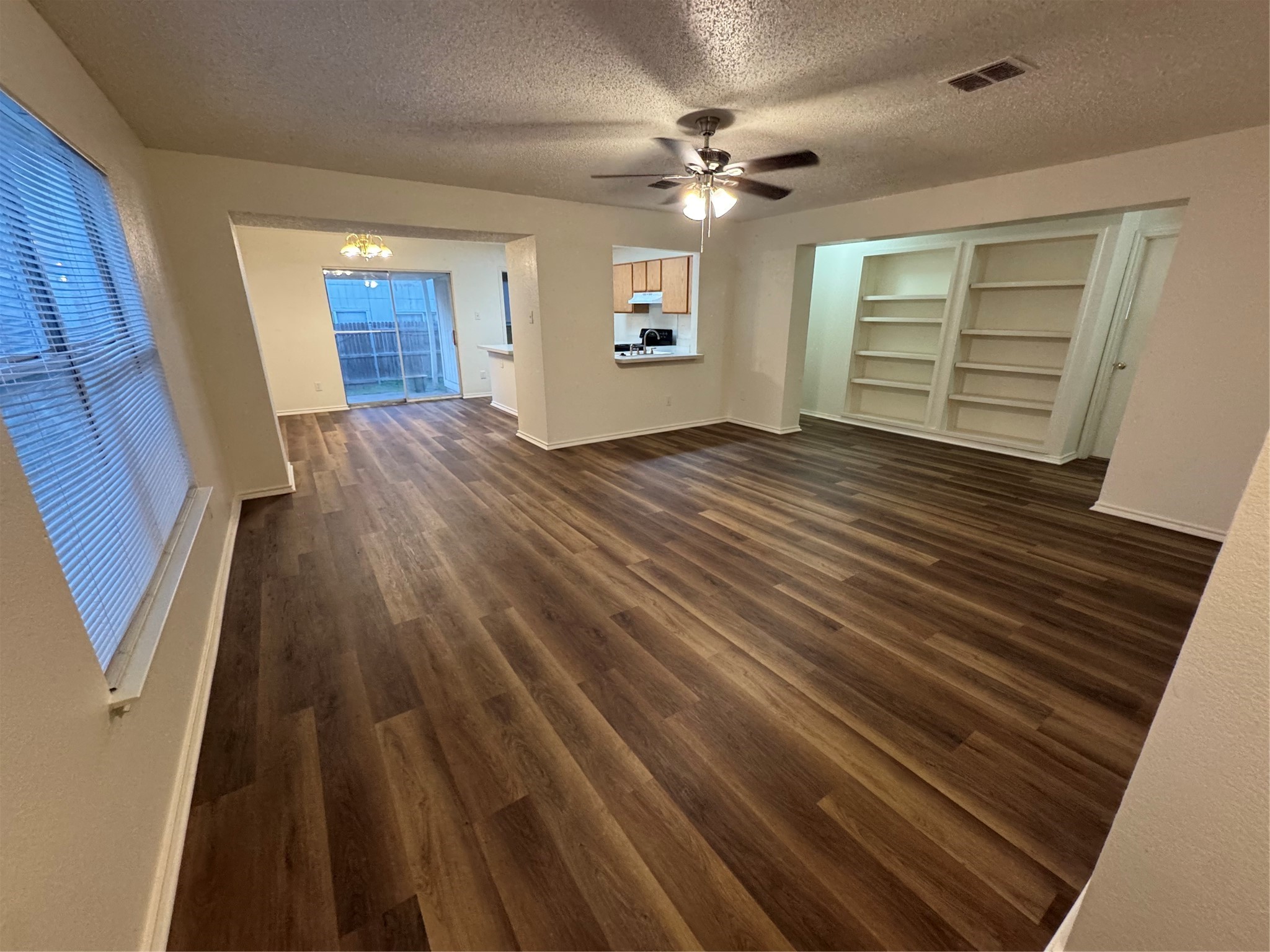 10137 Chapel Glen Fort Worth TX 76116