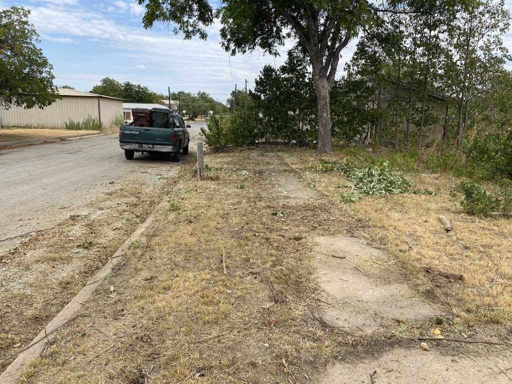 217 W 3rd Street Coleman TX 76834
