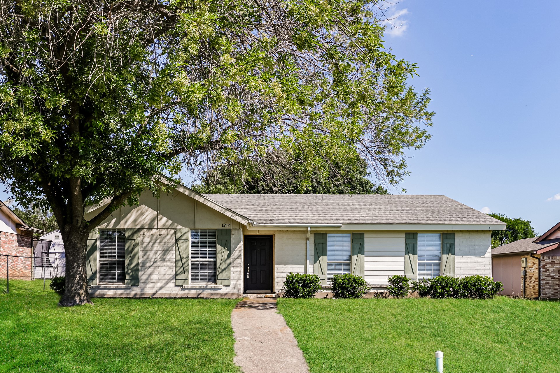 1217 Meadow Creek Drive Lancaster TX 75146