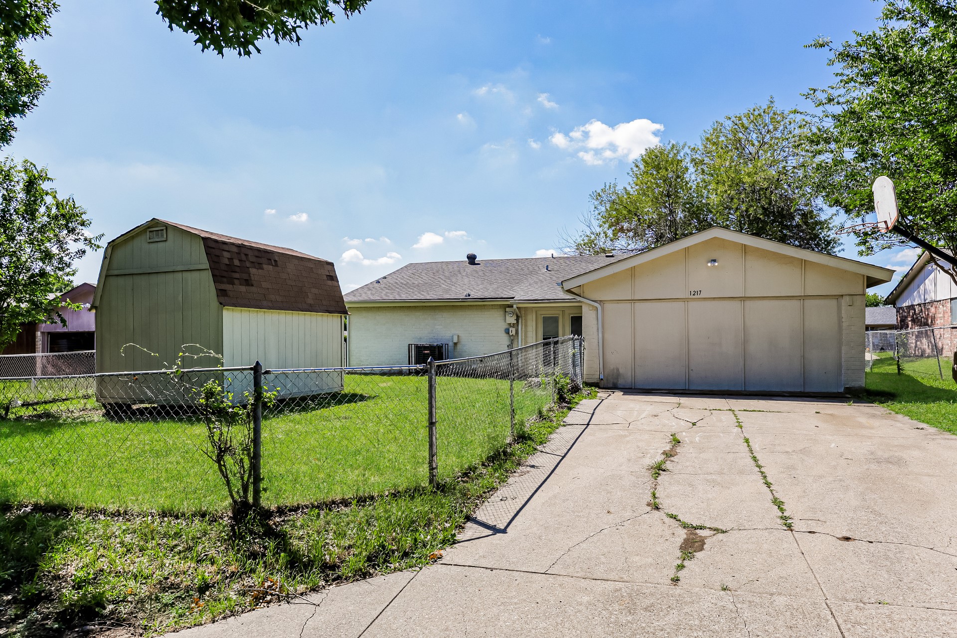 1217 Meadow Creek Drive Lancaster TX 75146