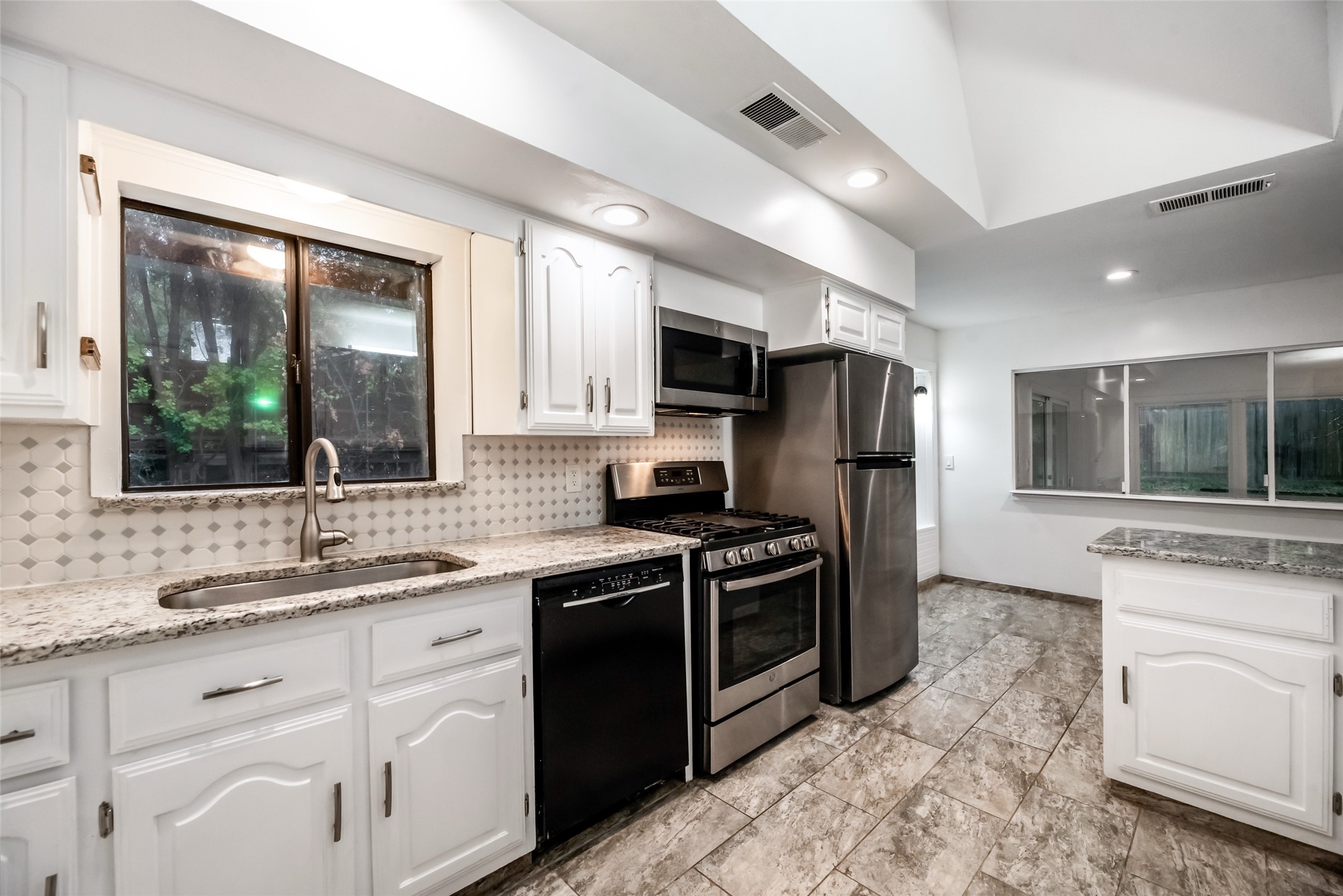 3940 Dalgreen Circle Dallas TX 75214