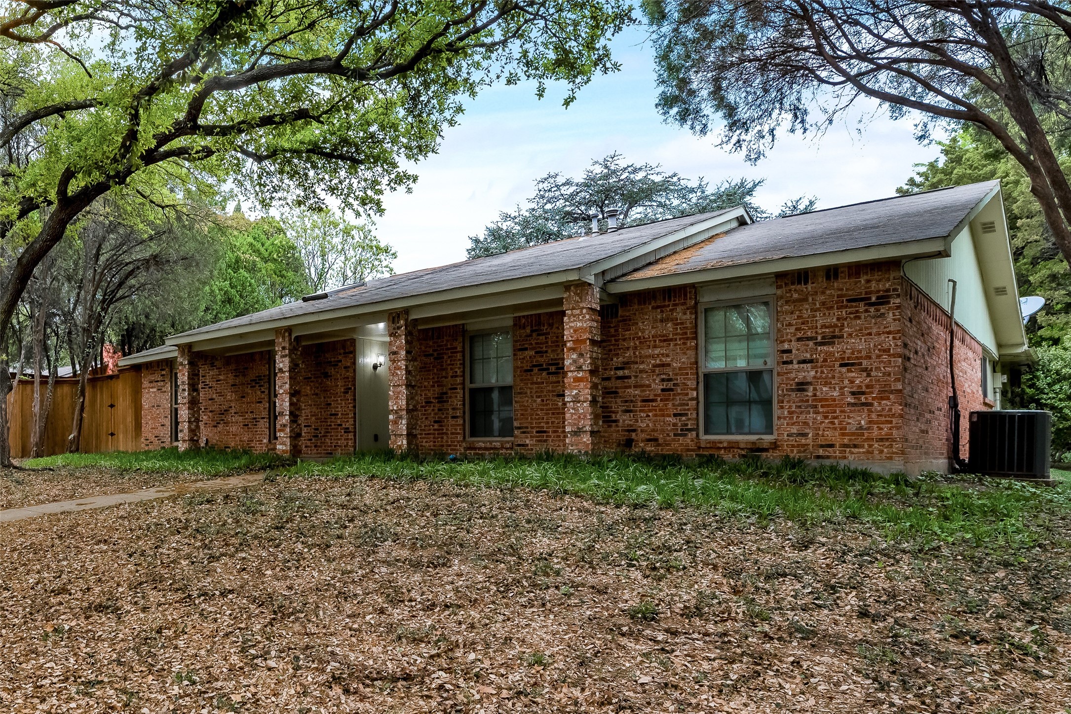 3940 Dalgreen Circle Dallas TX 75214