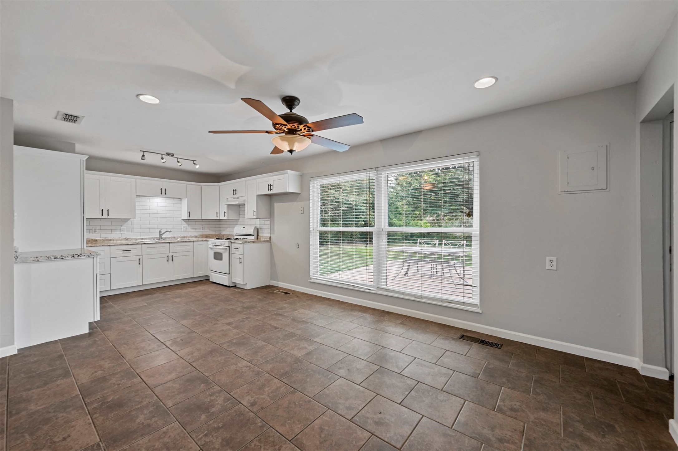 6209 Shadydell Drive Fort Worth TX 76135