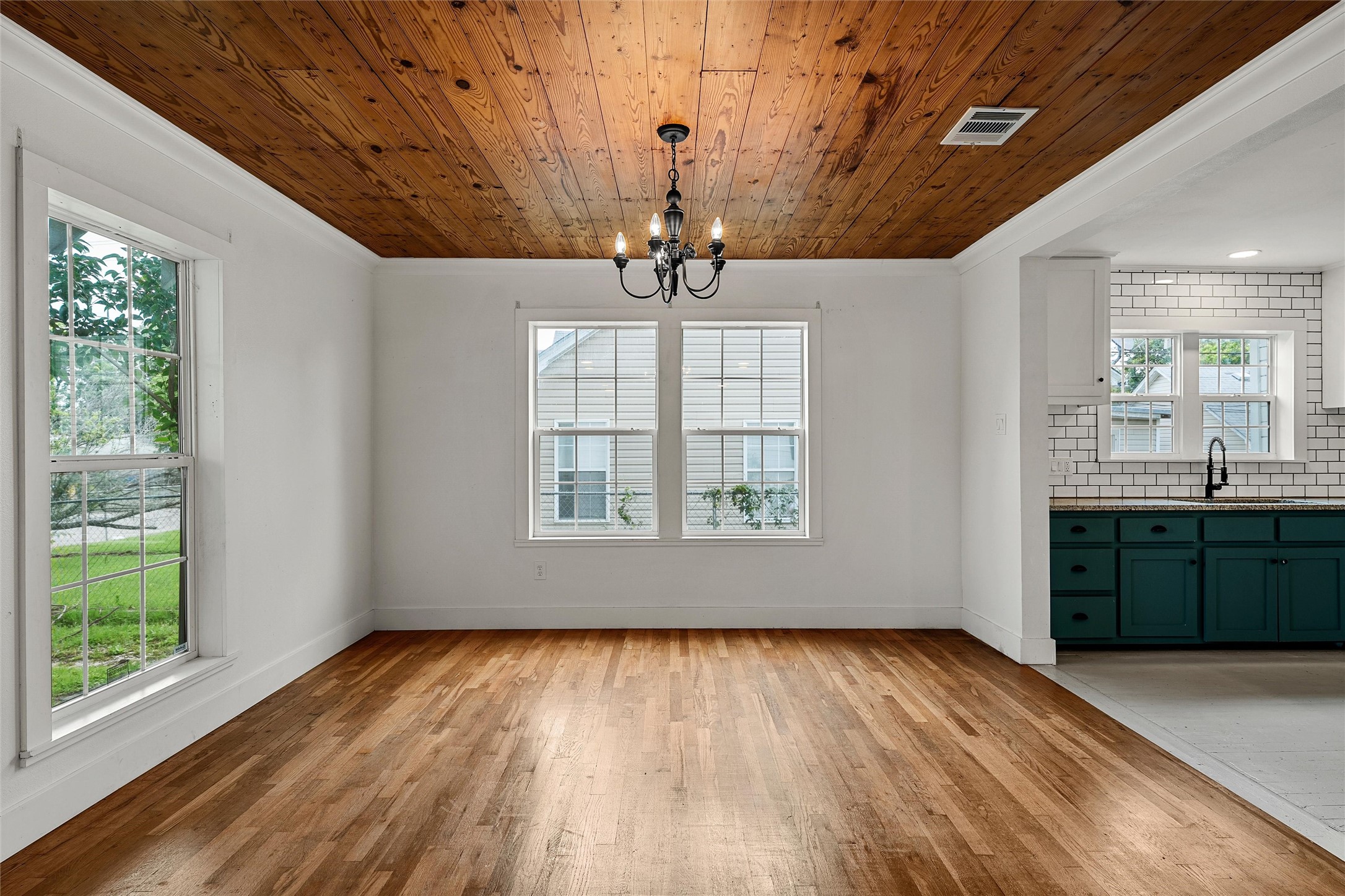 2704 Herring Avenue Waco TX 76708