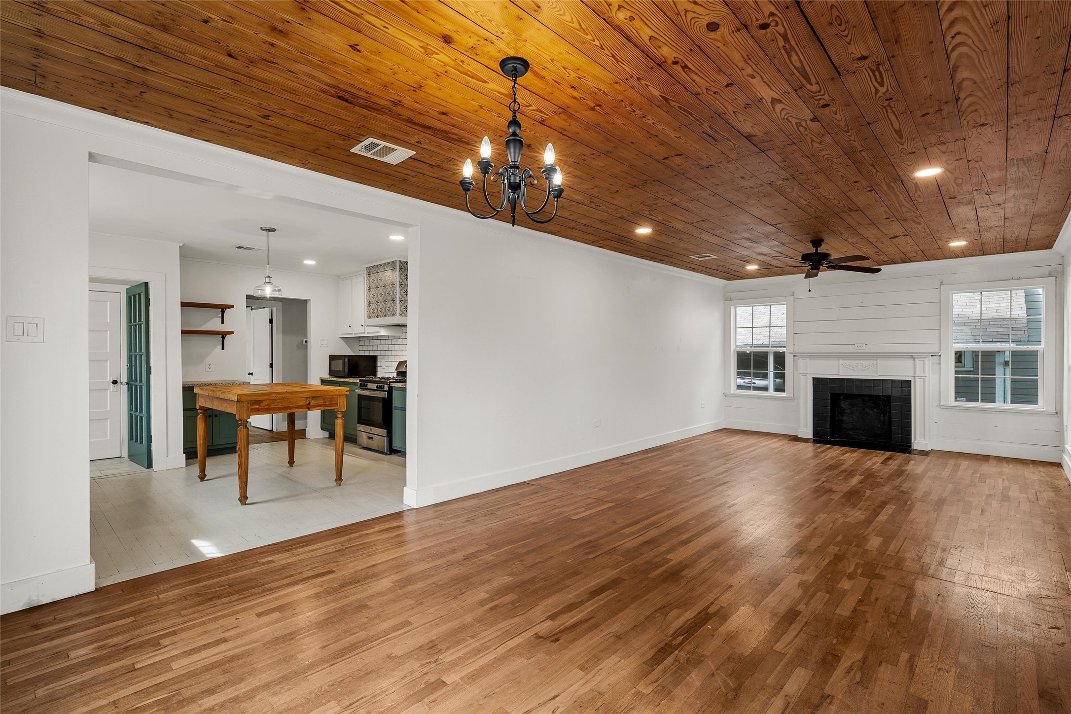 2704 Herring Avenue Waco TX 76708