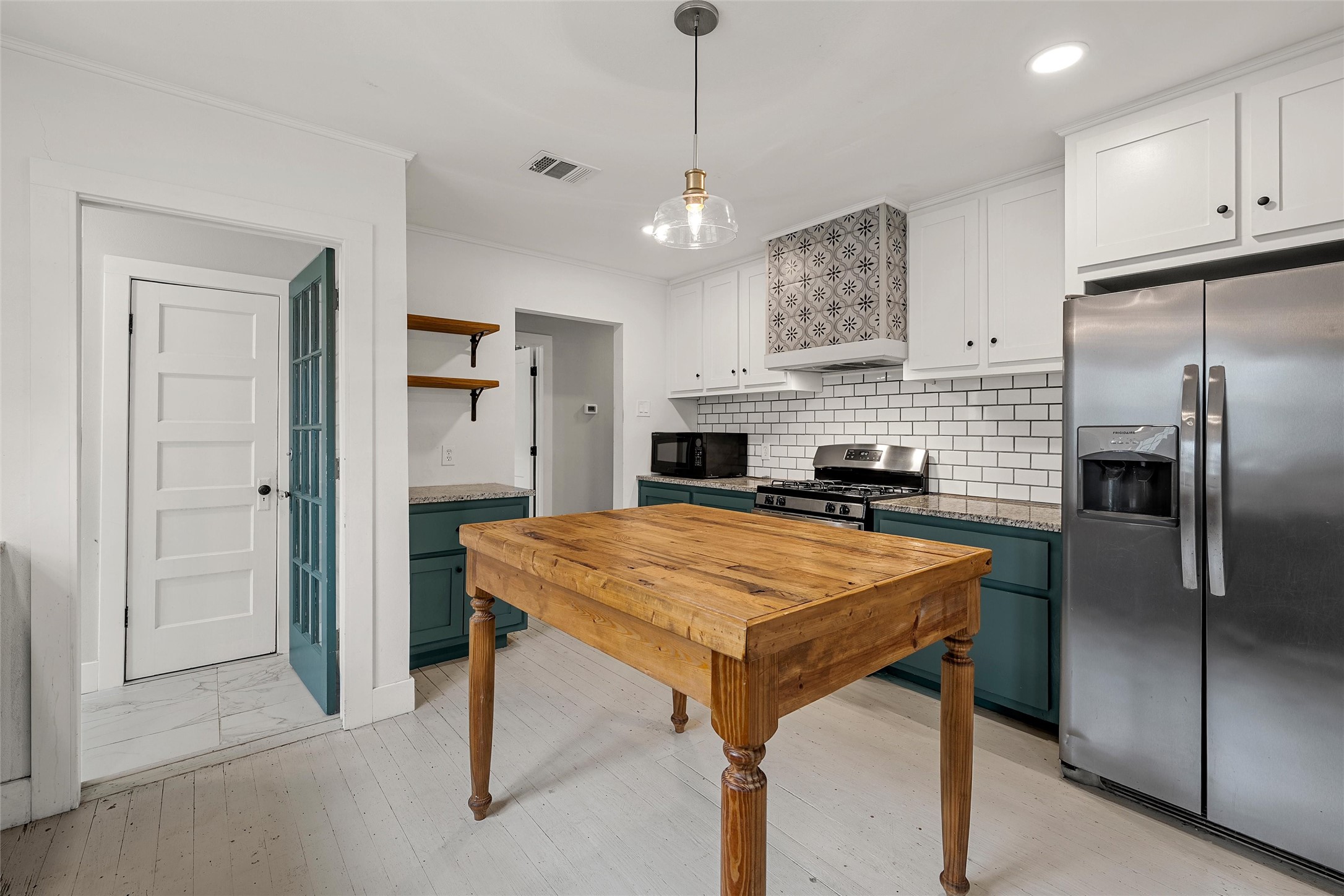 2704 Herring Avenue Waco TX 76708