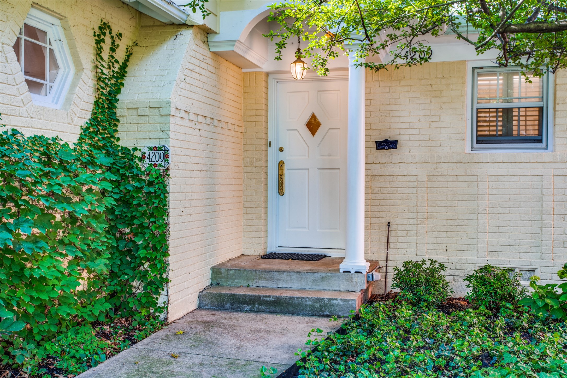 4209 Greenbrier Drive University Park TX 75225