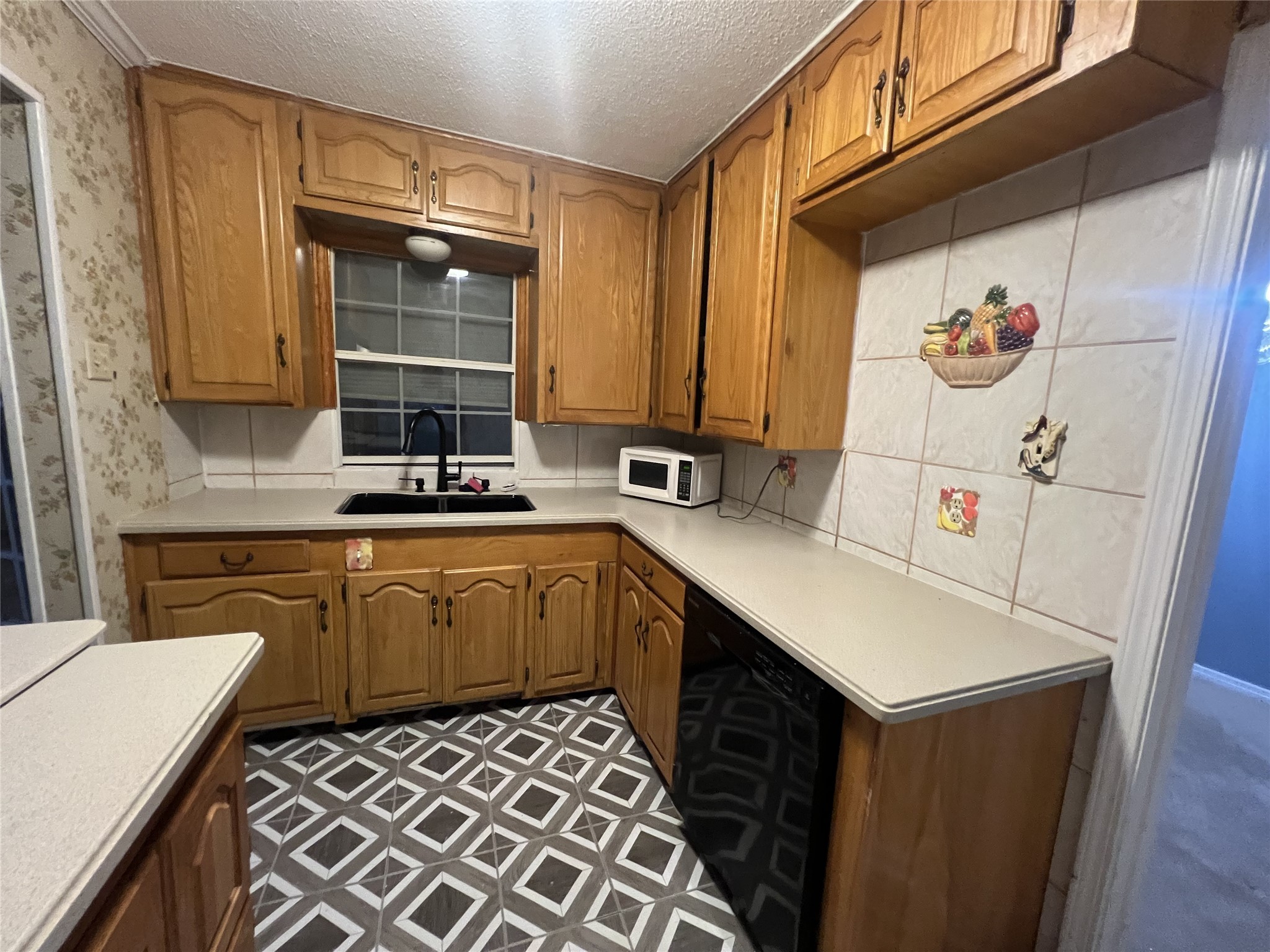4233 Voncille Street Haltom City TX 76117