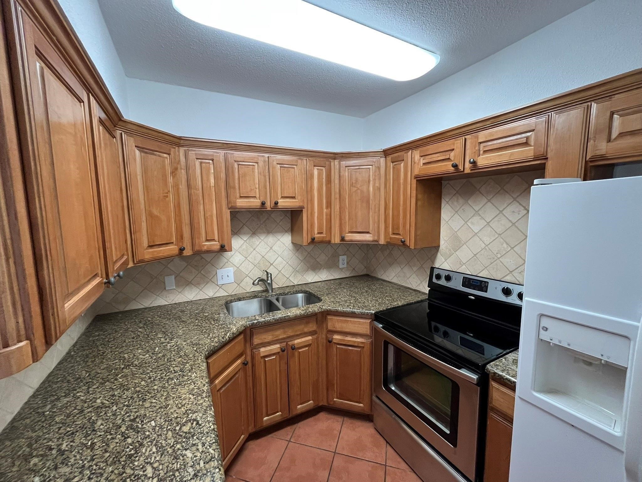 640 Harbor Drive Azle TX 76020