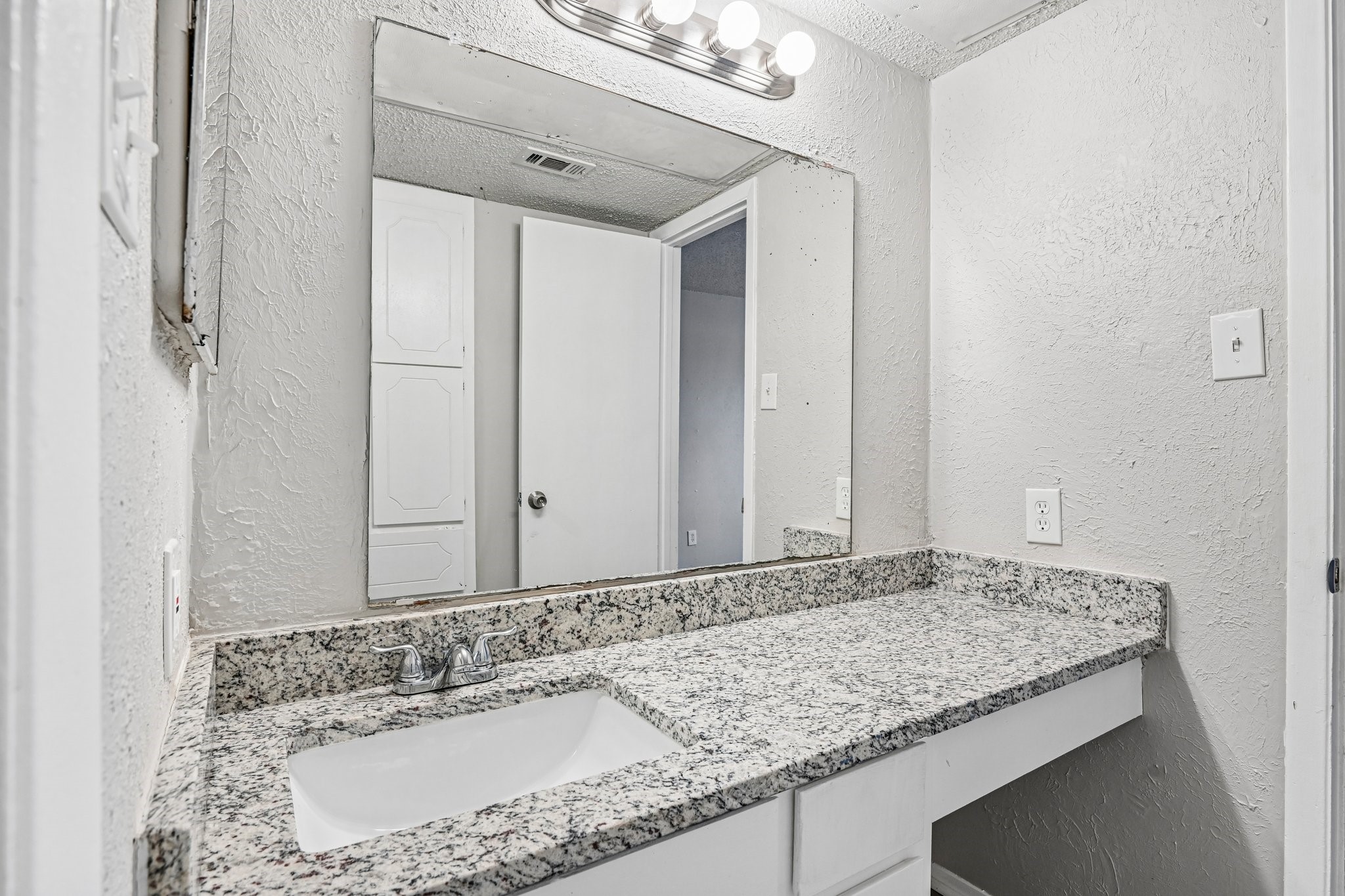 5534 Boca Raton Boulevard Fort Worth TX 76112