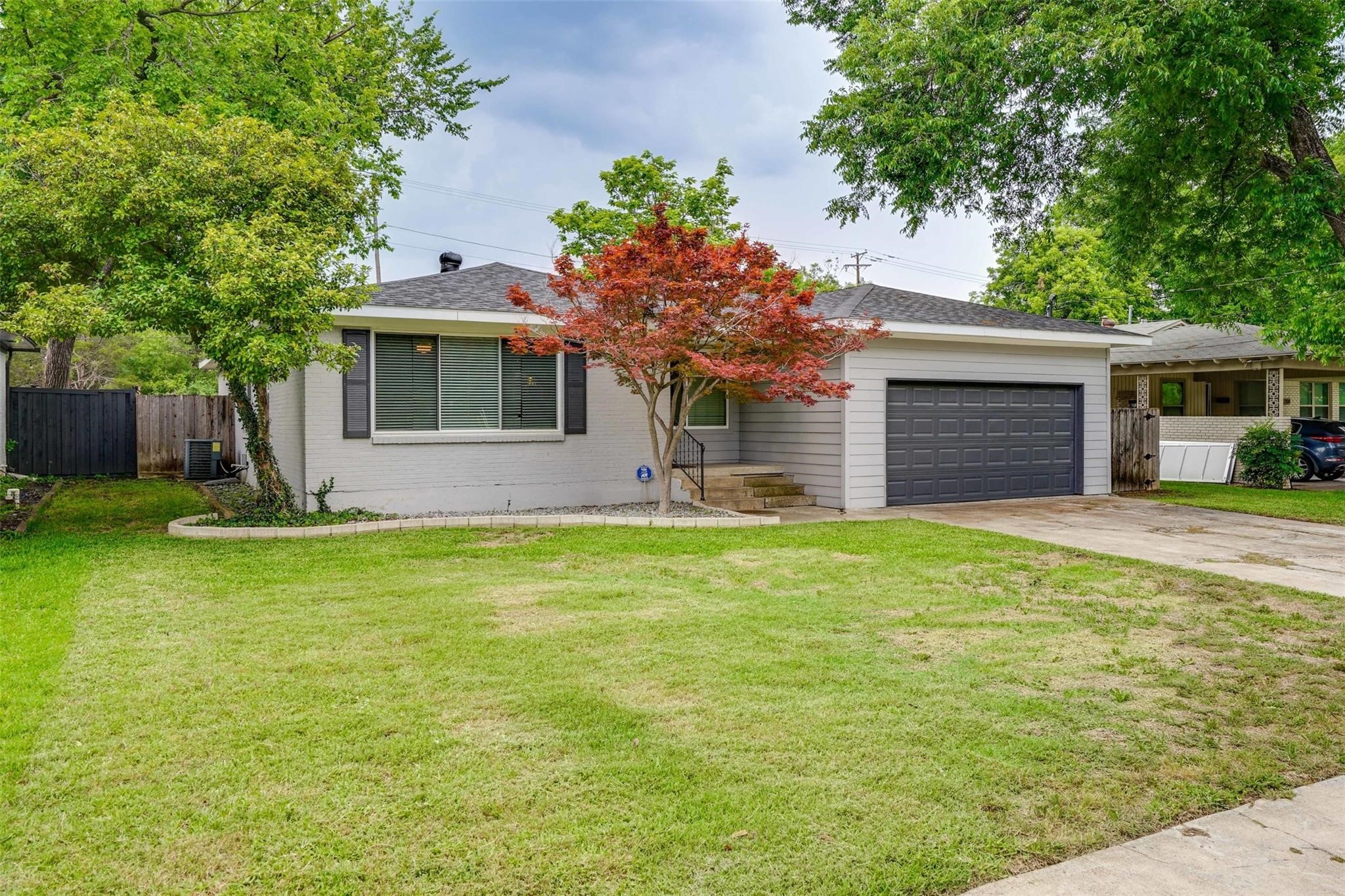 2140 Springhill Drive Dallas TX 75228