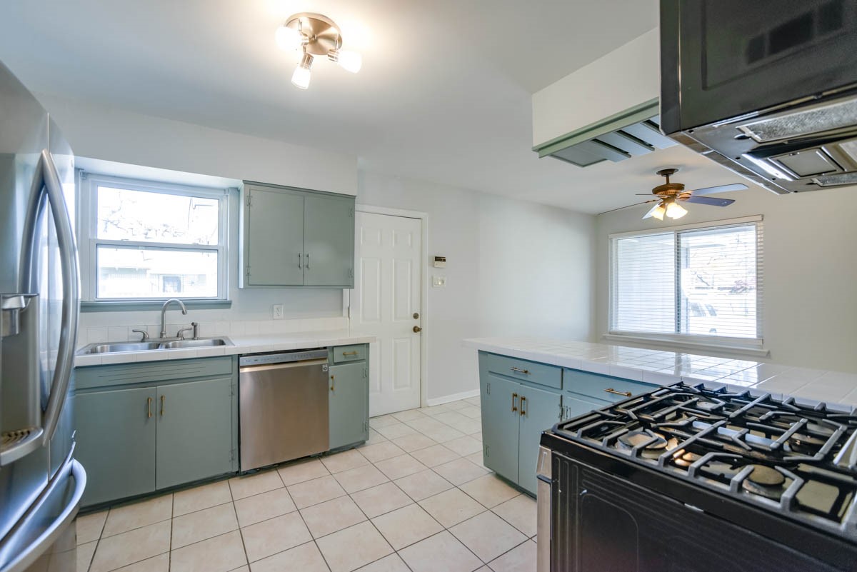 2140 Springhill Drive Dallas TX 75228