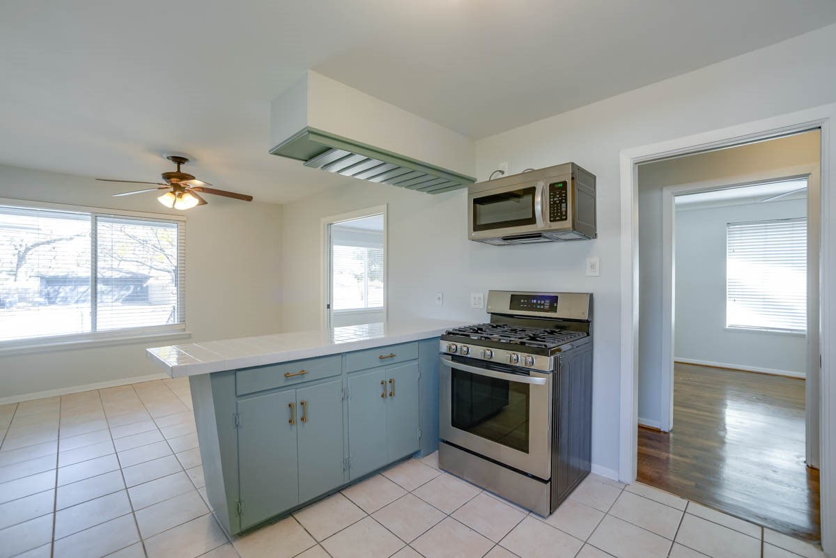 2140 Springhill Drive Dallas TX 75228